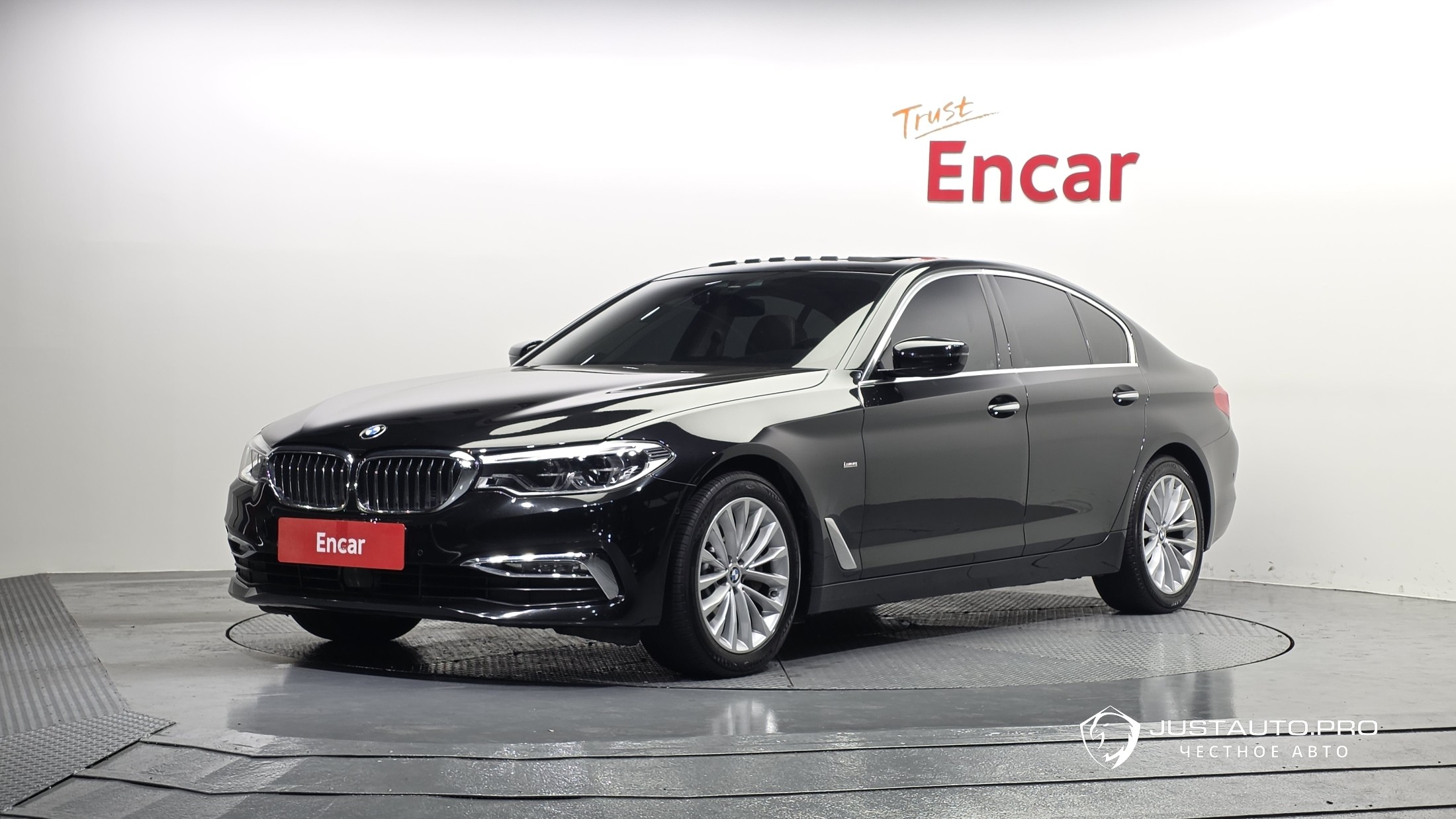 Автомобиль BMW 5-Series