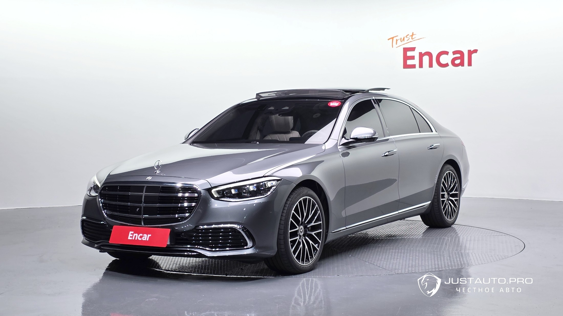 Автомобиль Mercedes-Benz S-Class