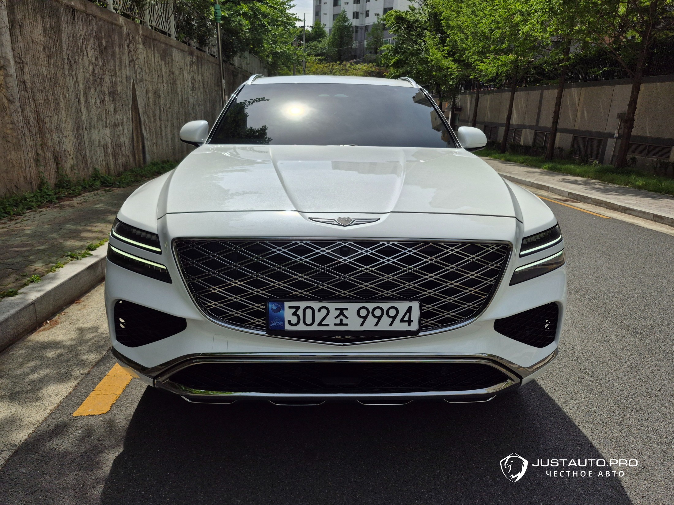Автомобиль Genesis GV80
