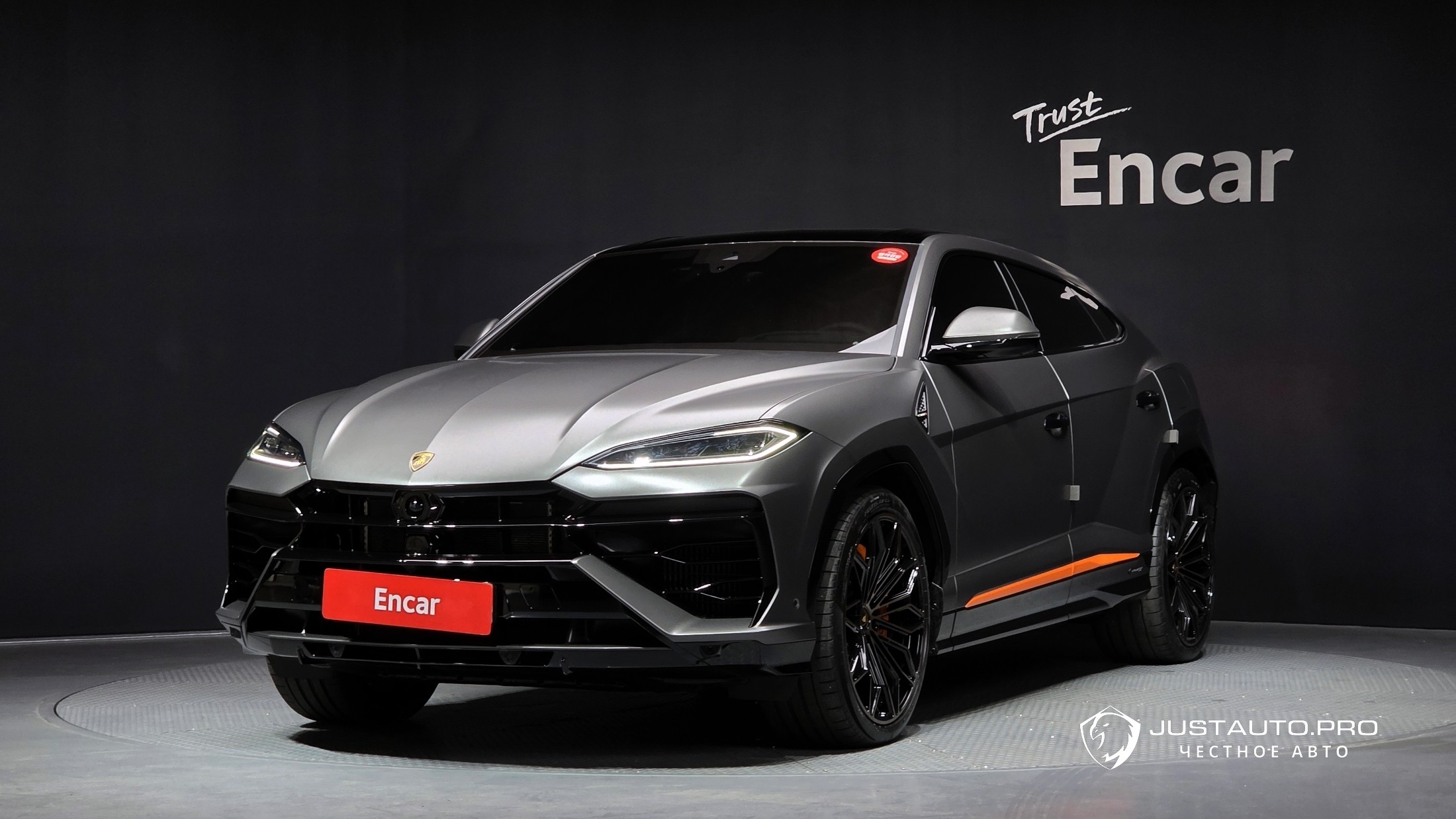 Автомобиль Lamborghini Urus