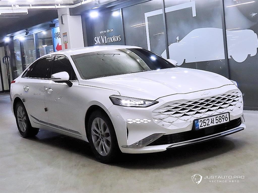 Автомобиль Kia K8