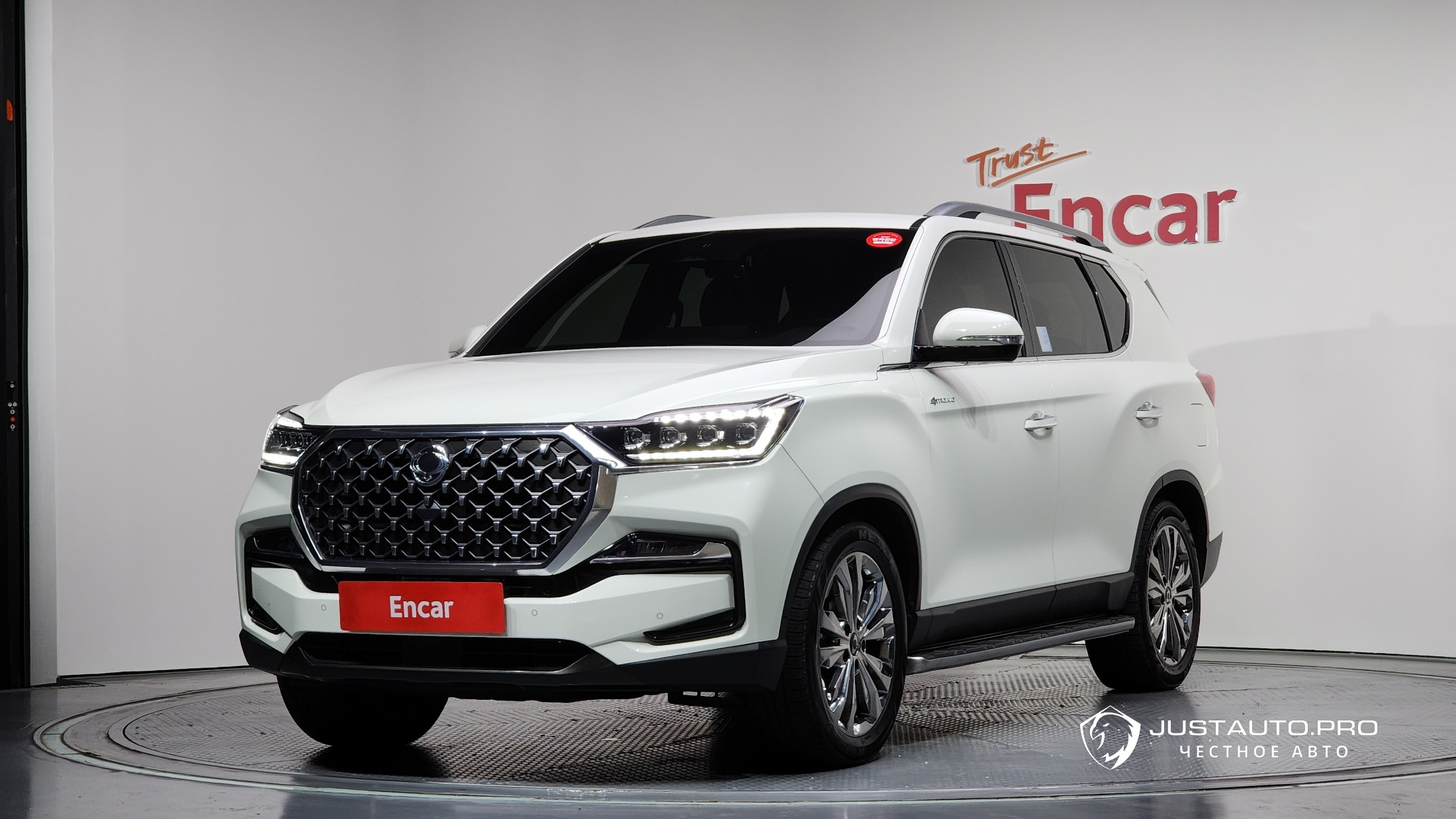 Автомобиль KG_Mobility_Ssangyong Rexton