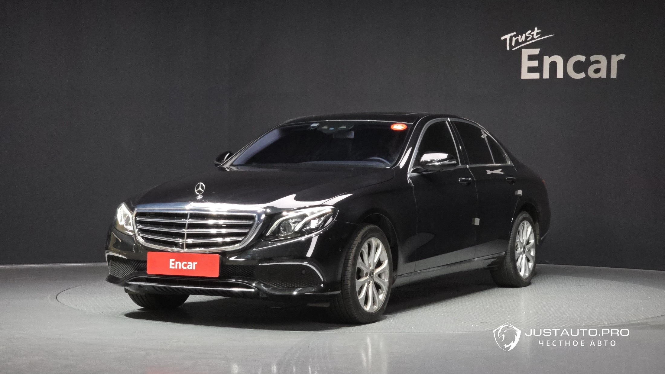Автомобиль Mercedes-Benz E-Class