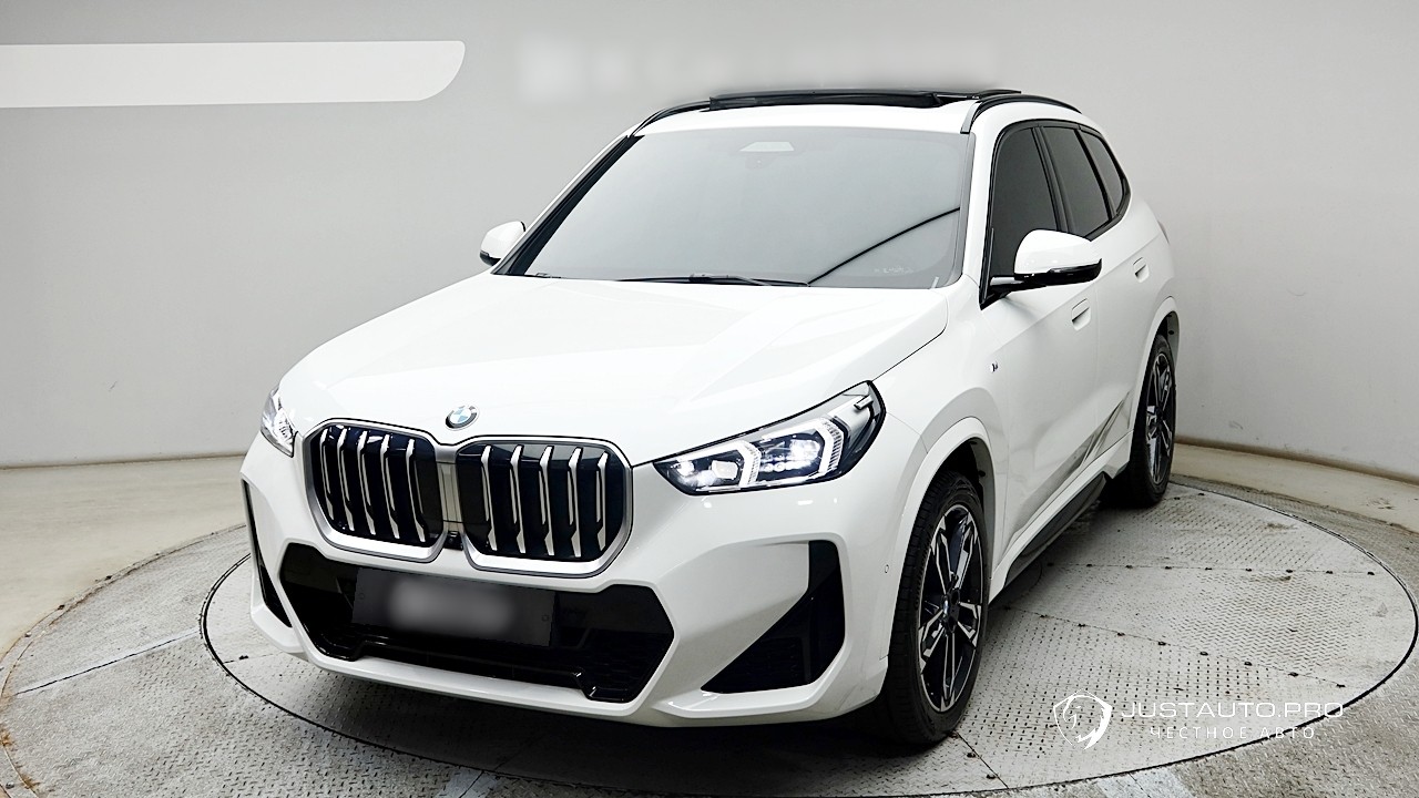 Автомобиль BMW X1