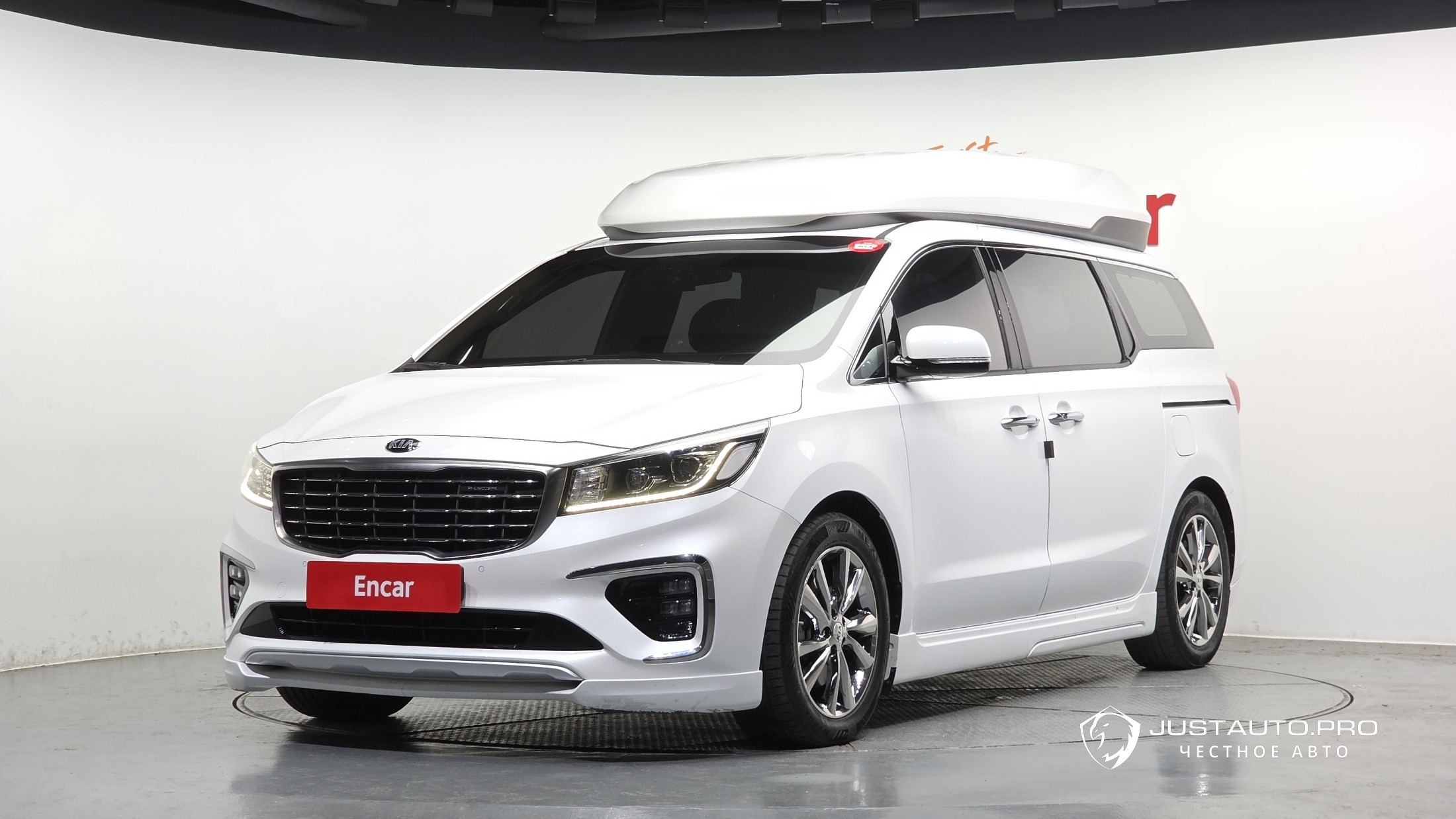 Автомобиль Kia Canival