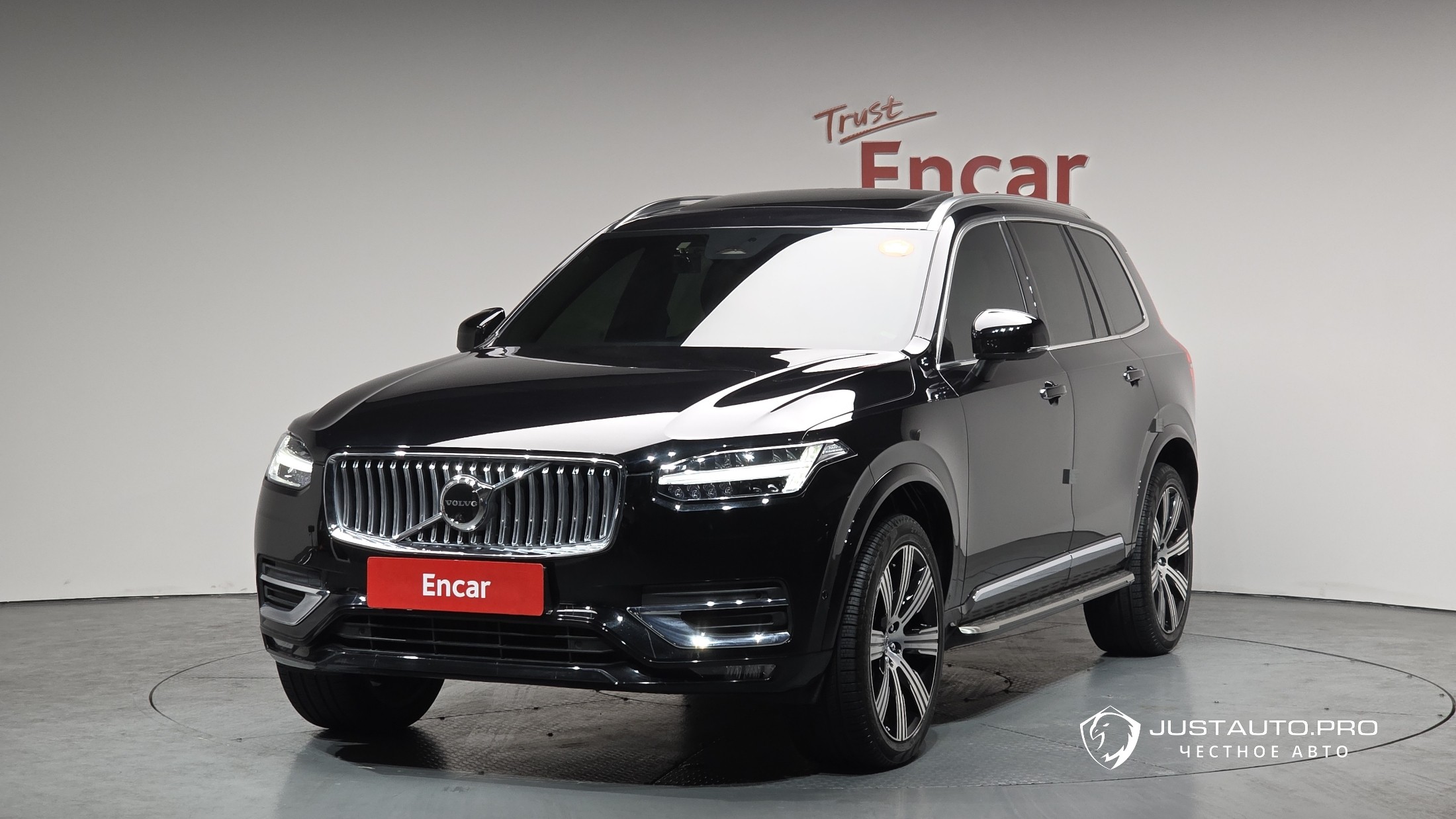 Автомобиль Volvo XC90