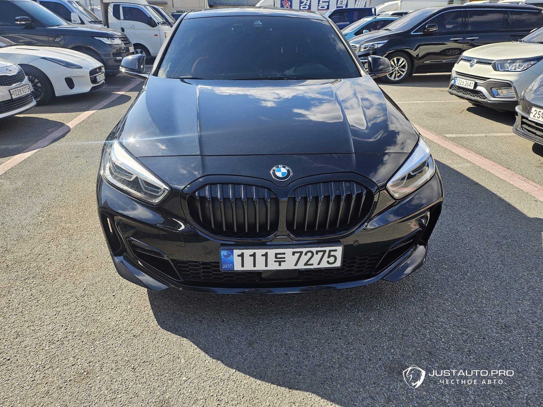 Автомобиль BMW 1-Series