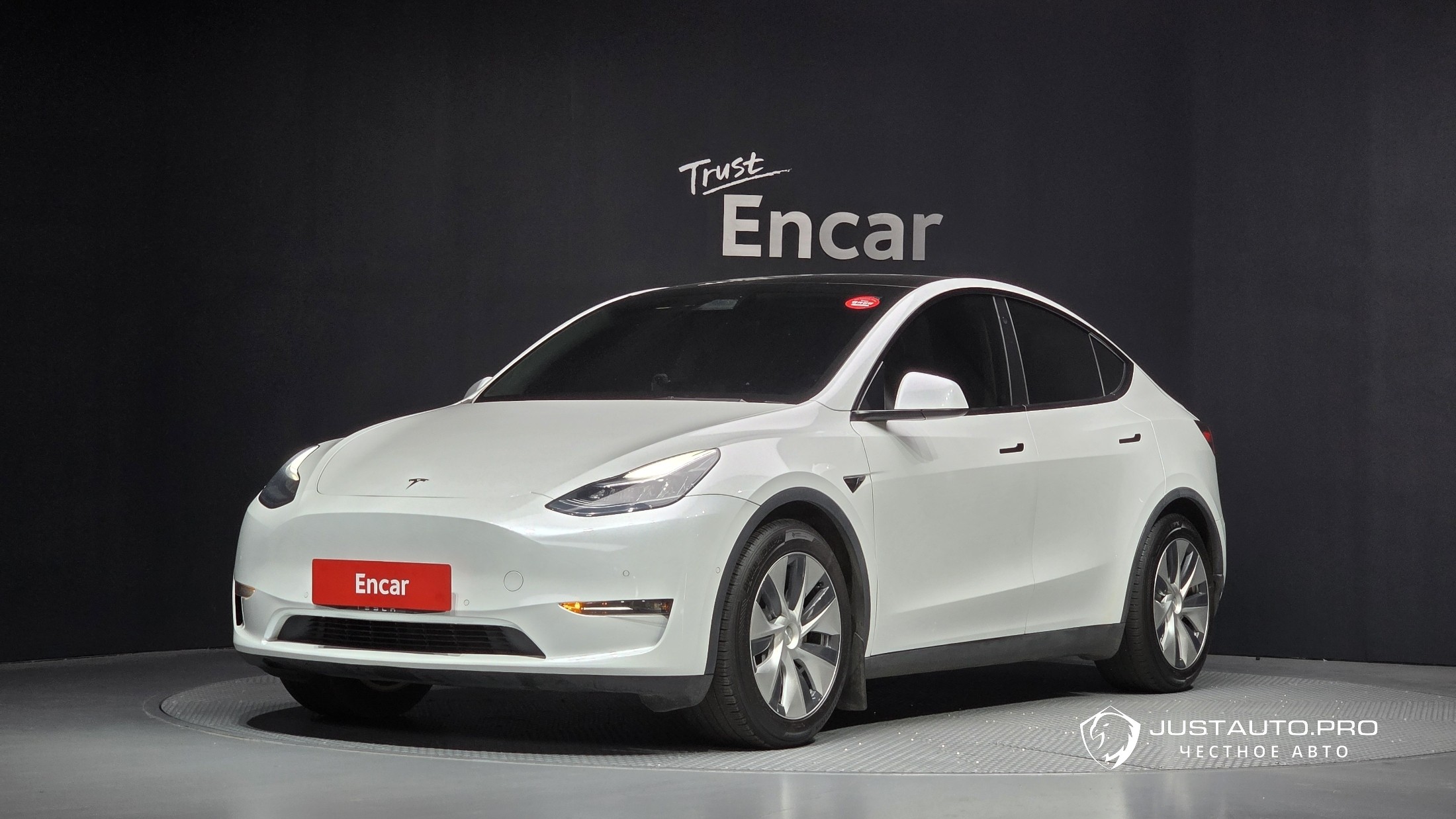 Автомобиль Tesla Model Y