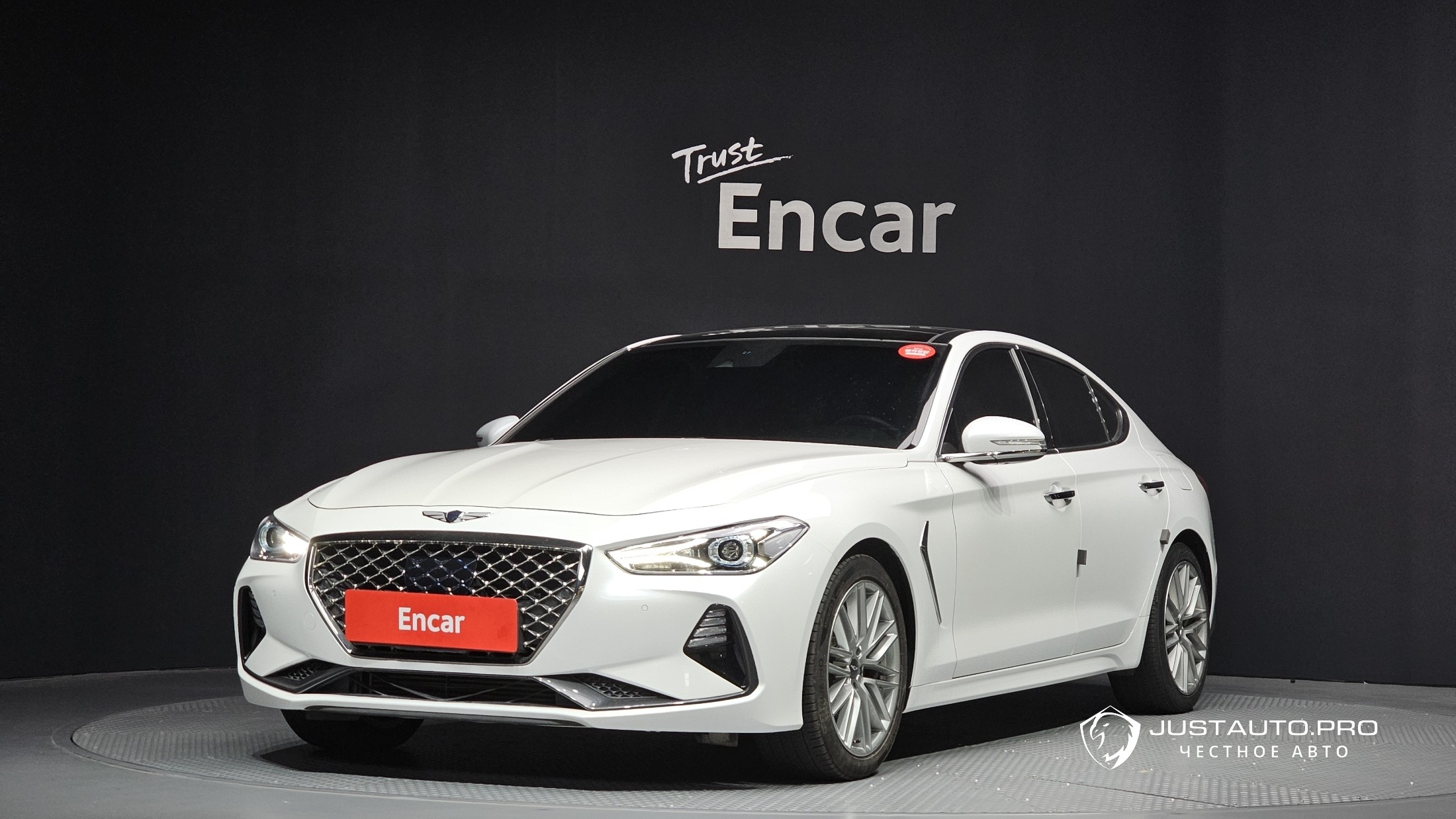 Автомобиль Genesis G70