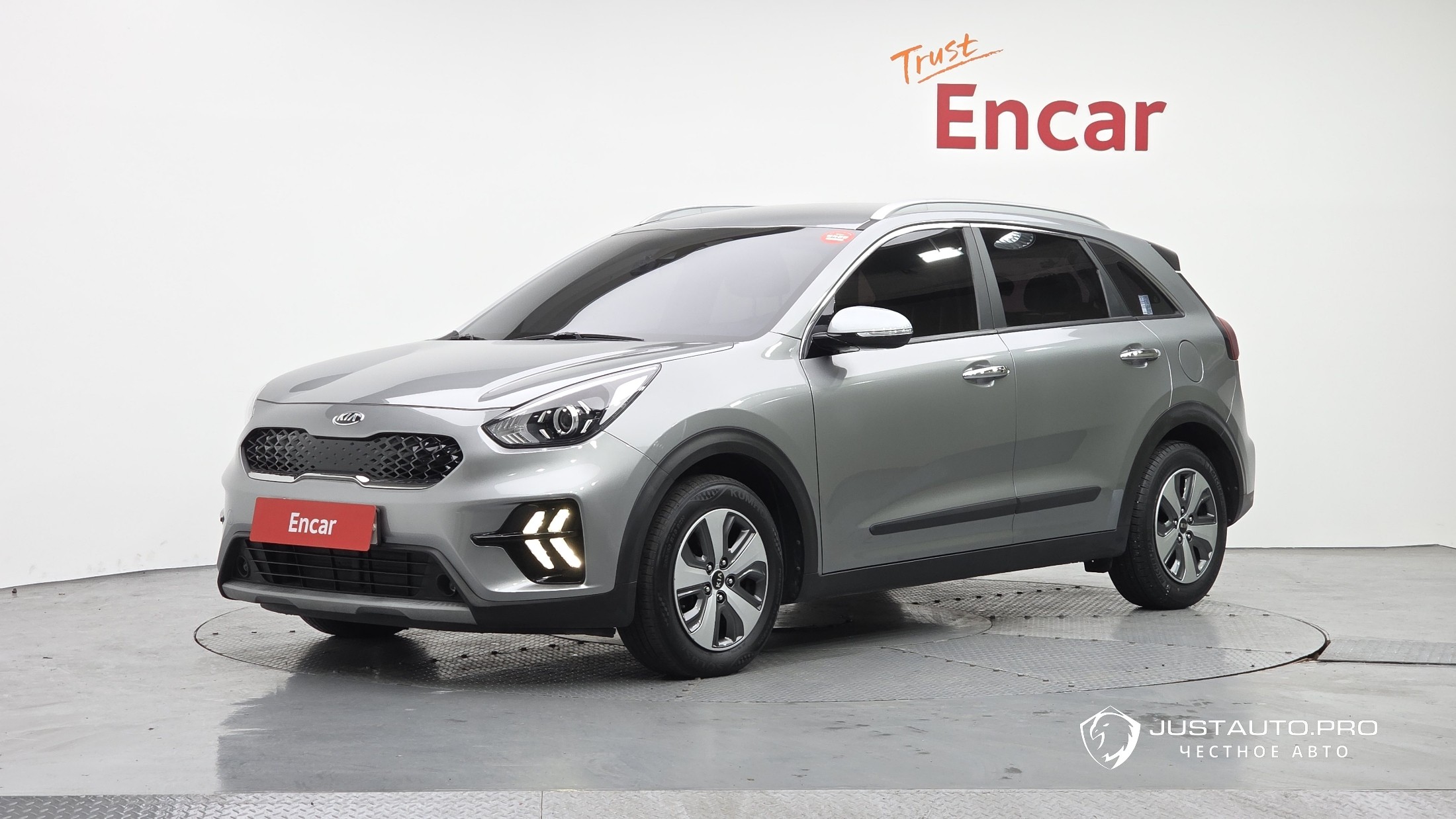 Автомобиль Kia Niro