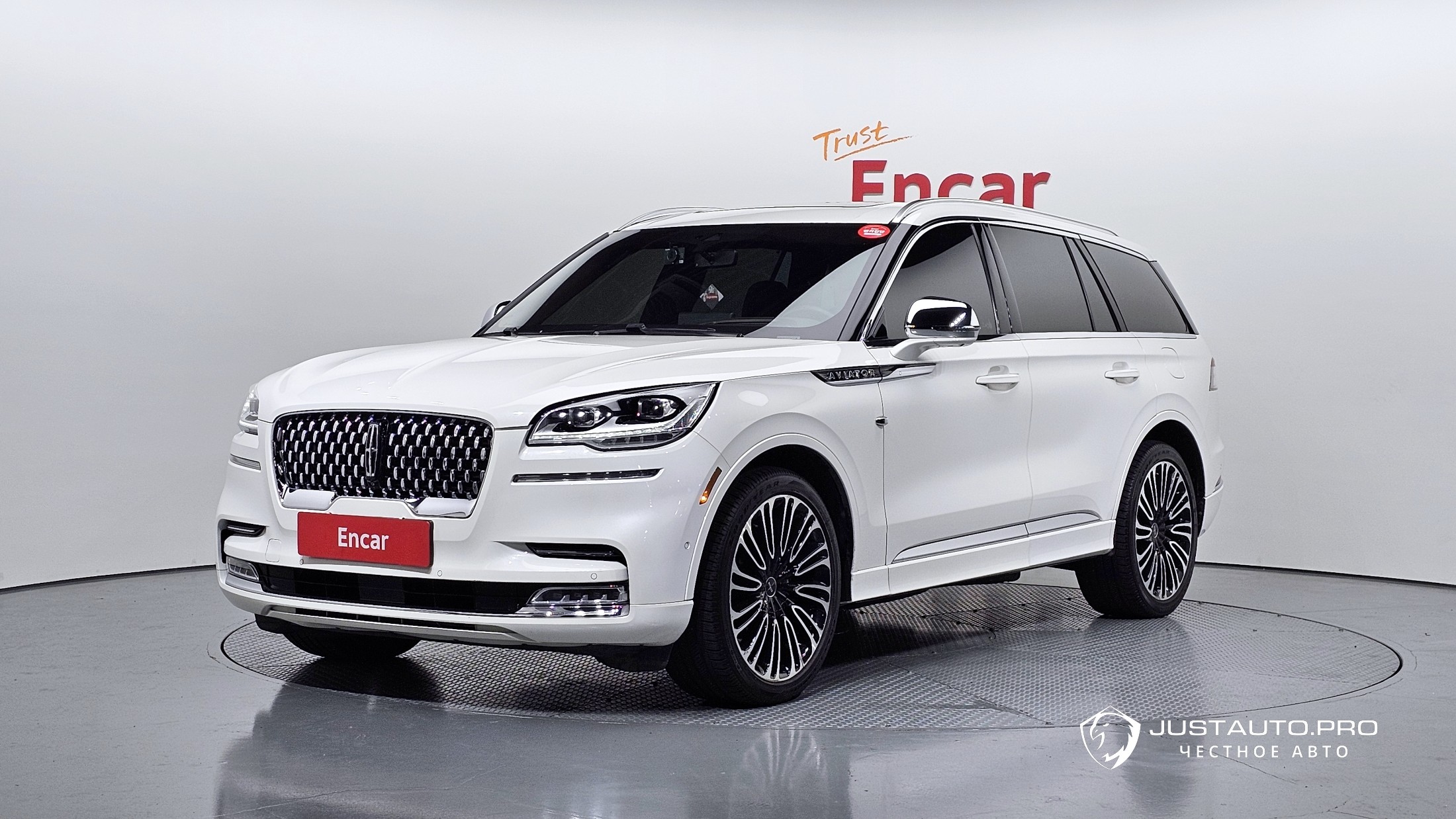 Автомобиль Lincoln Aviator