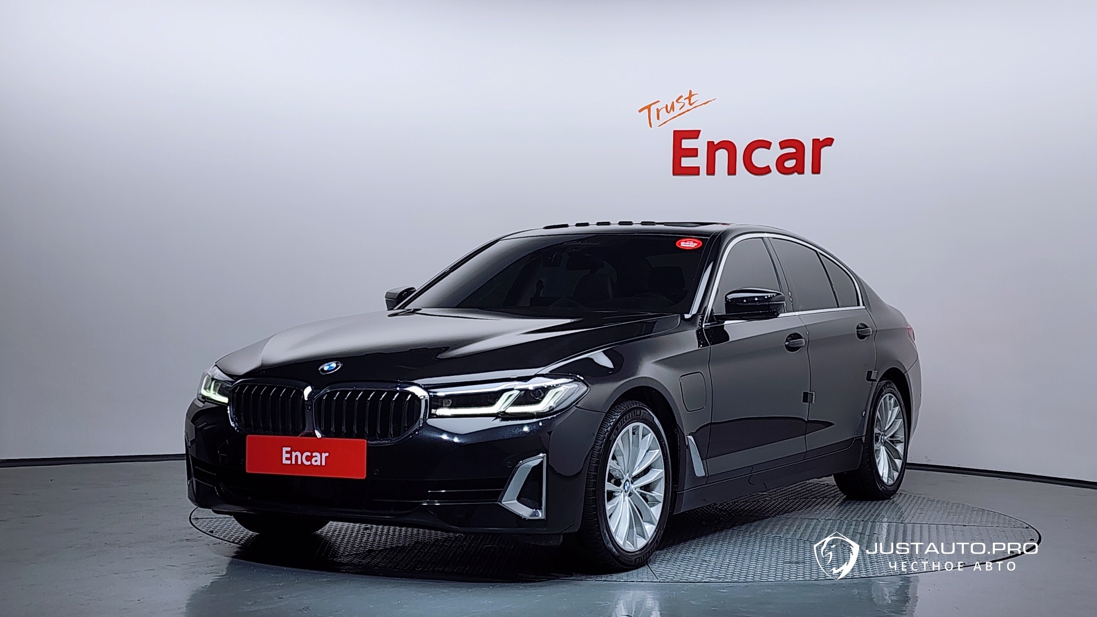 Автомобиль BMW 5-Series