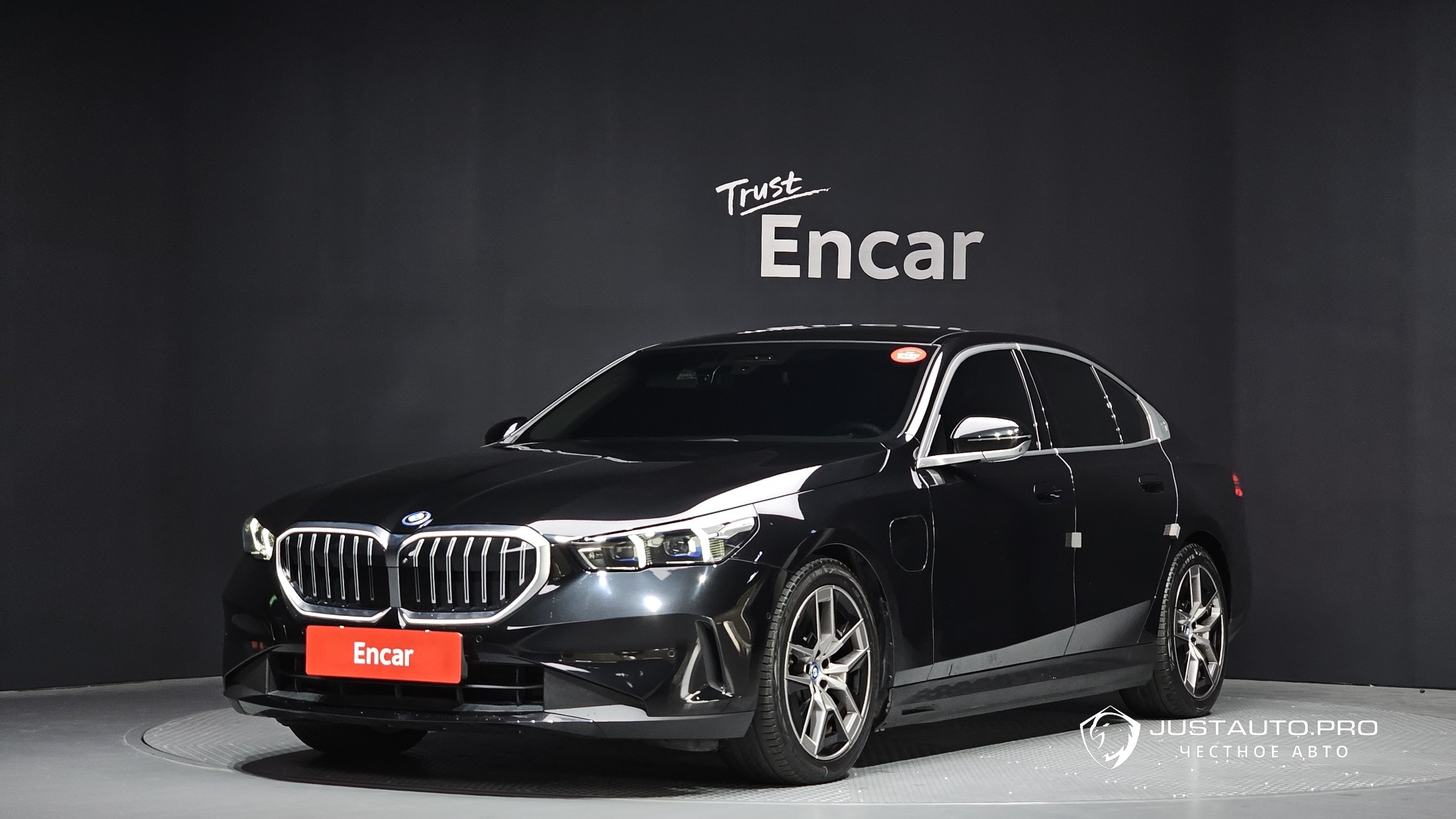 Автомобиль BMW 5-Series