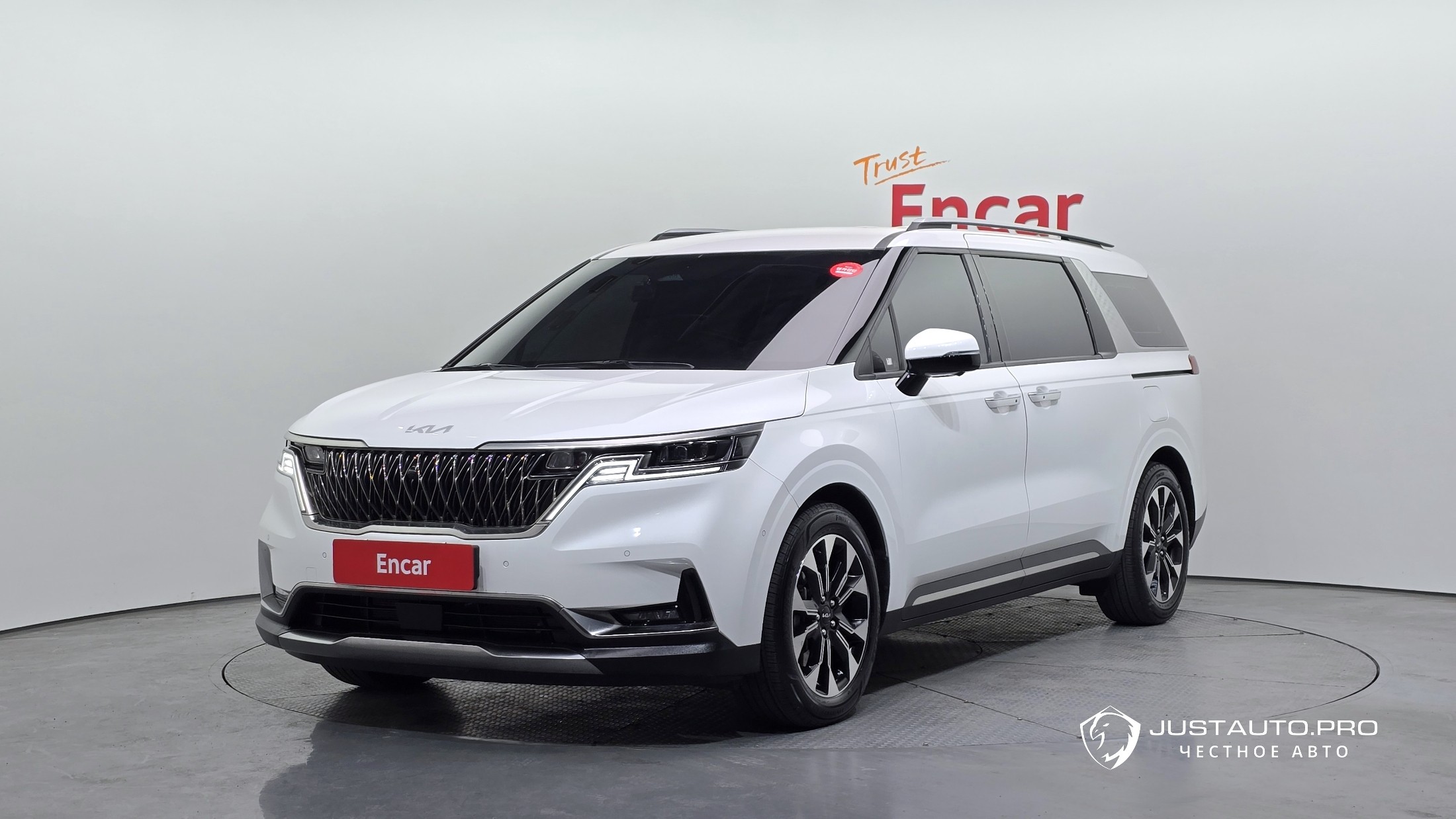 Автомобиль Kia Canival