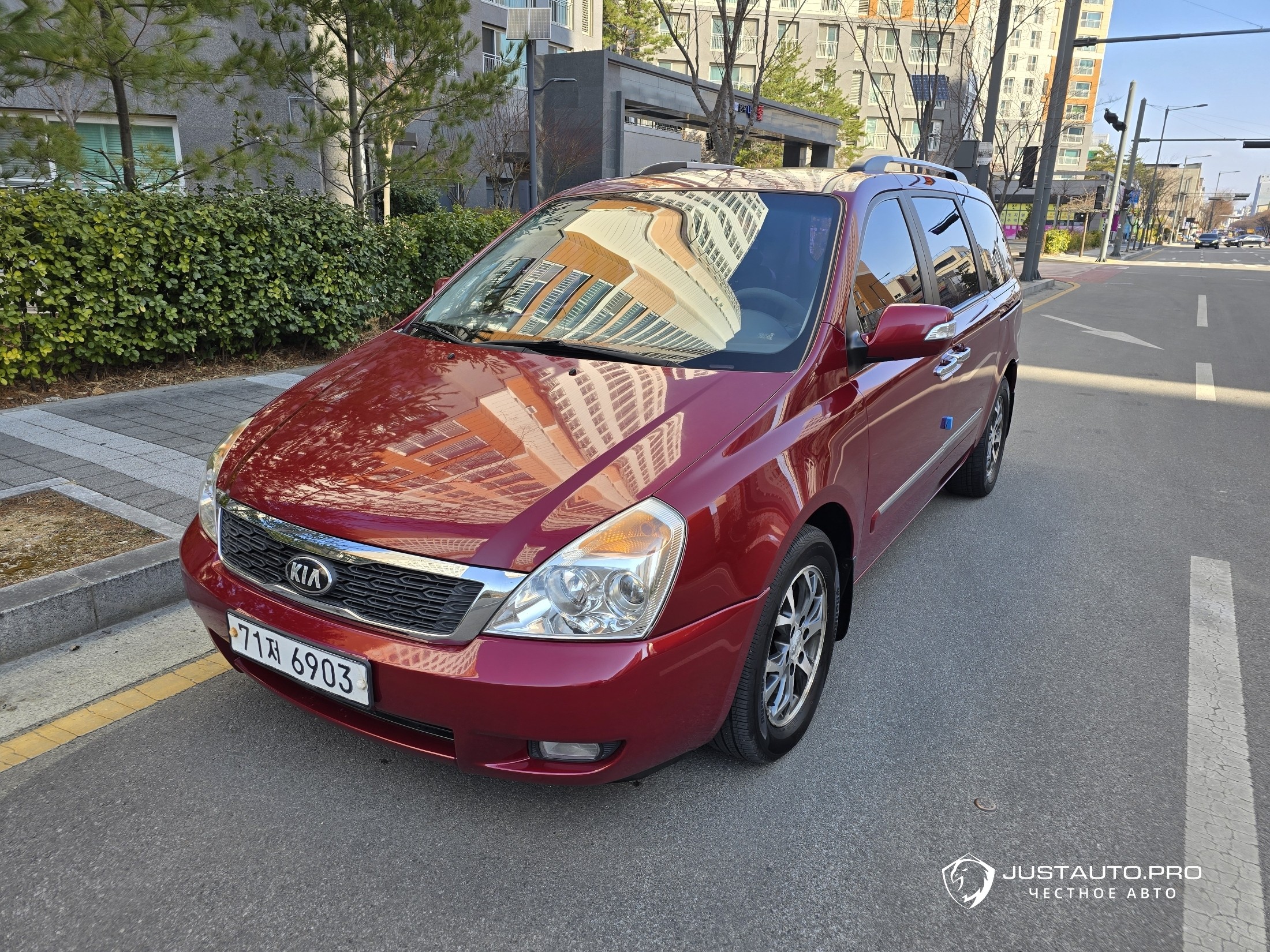 Автомобиль Kia Canival