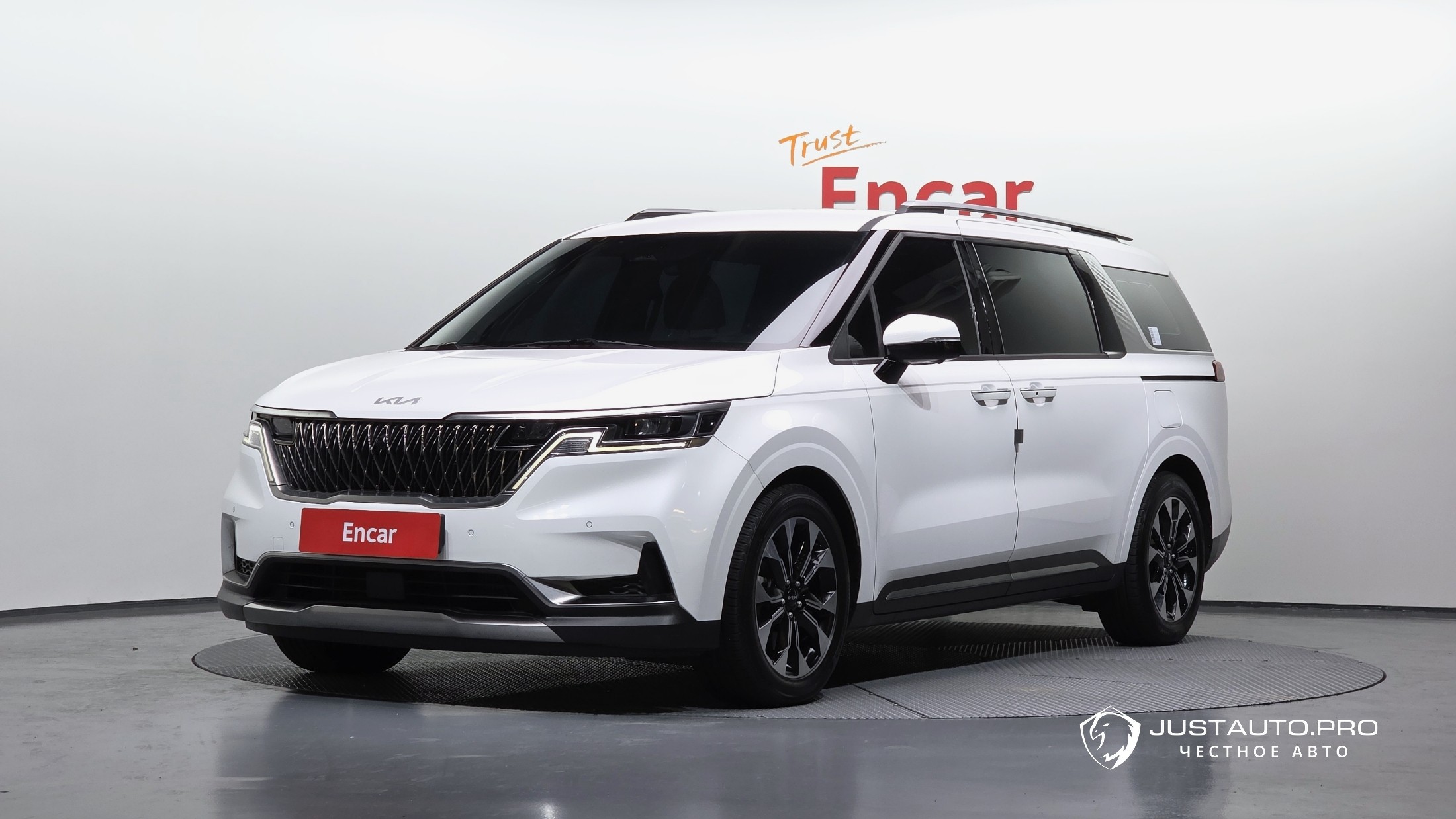 Автомобиль Kia Canival