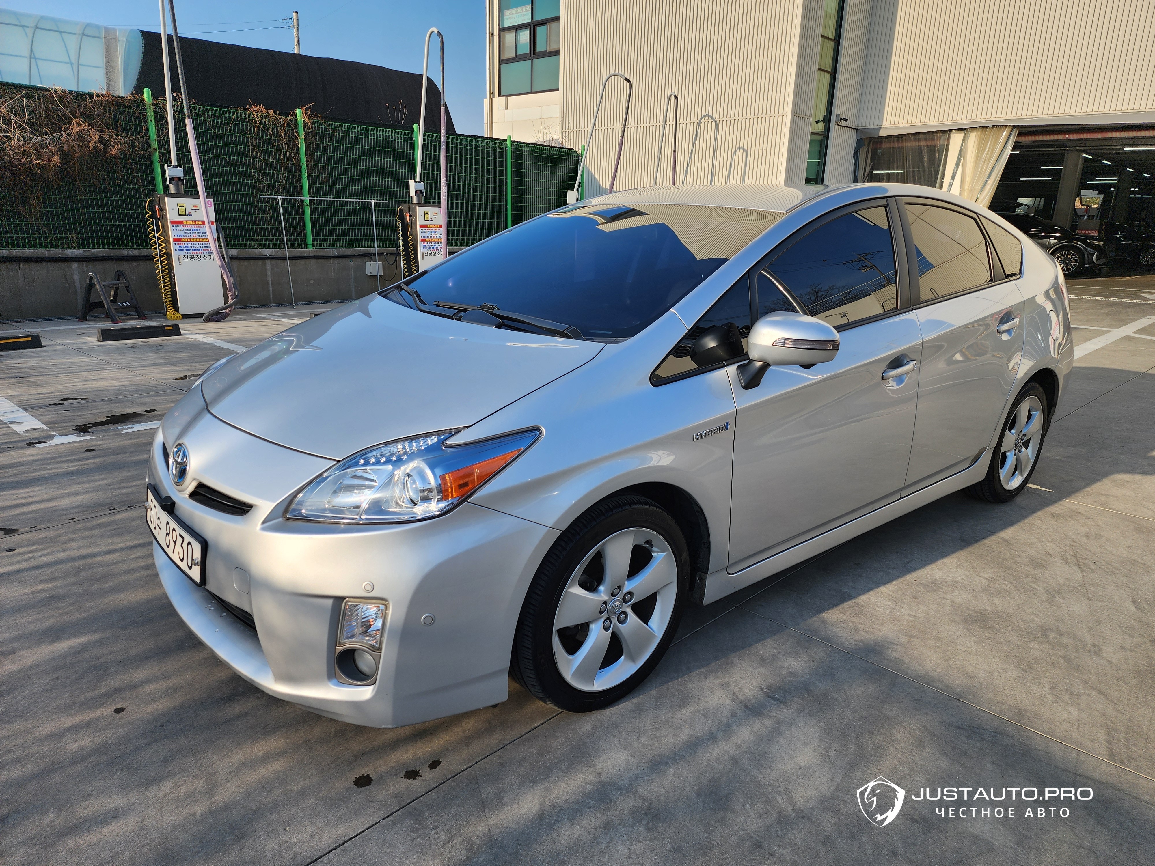 Автомобиль Toyota Prius