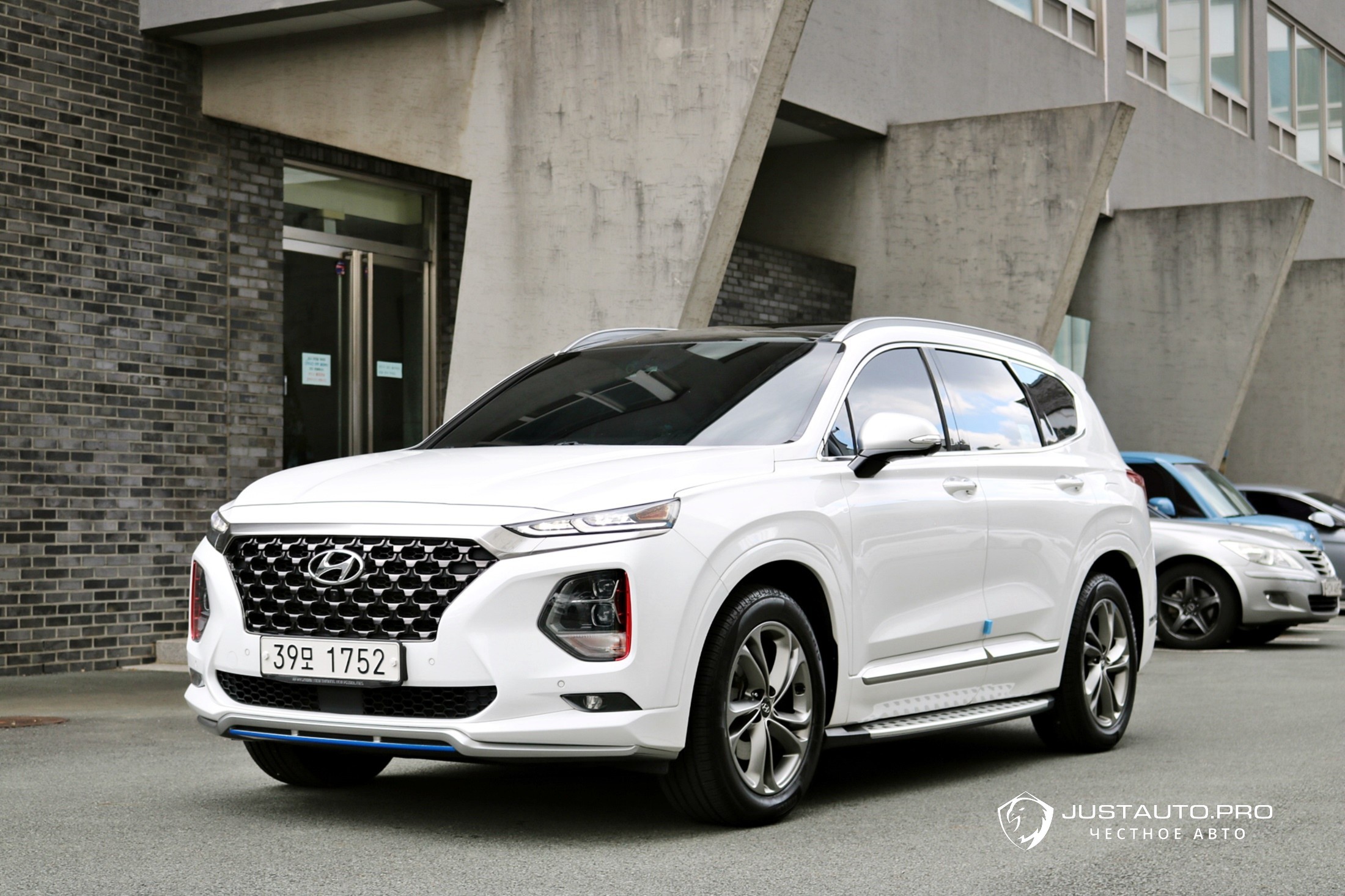 Автомобиль Hyundai Santafe