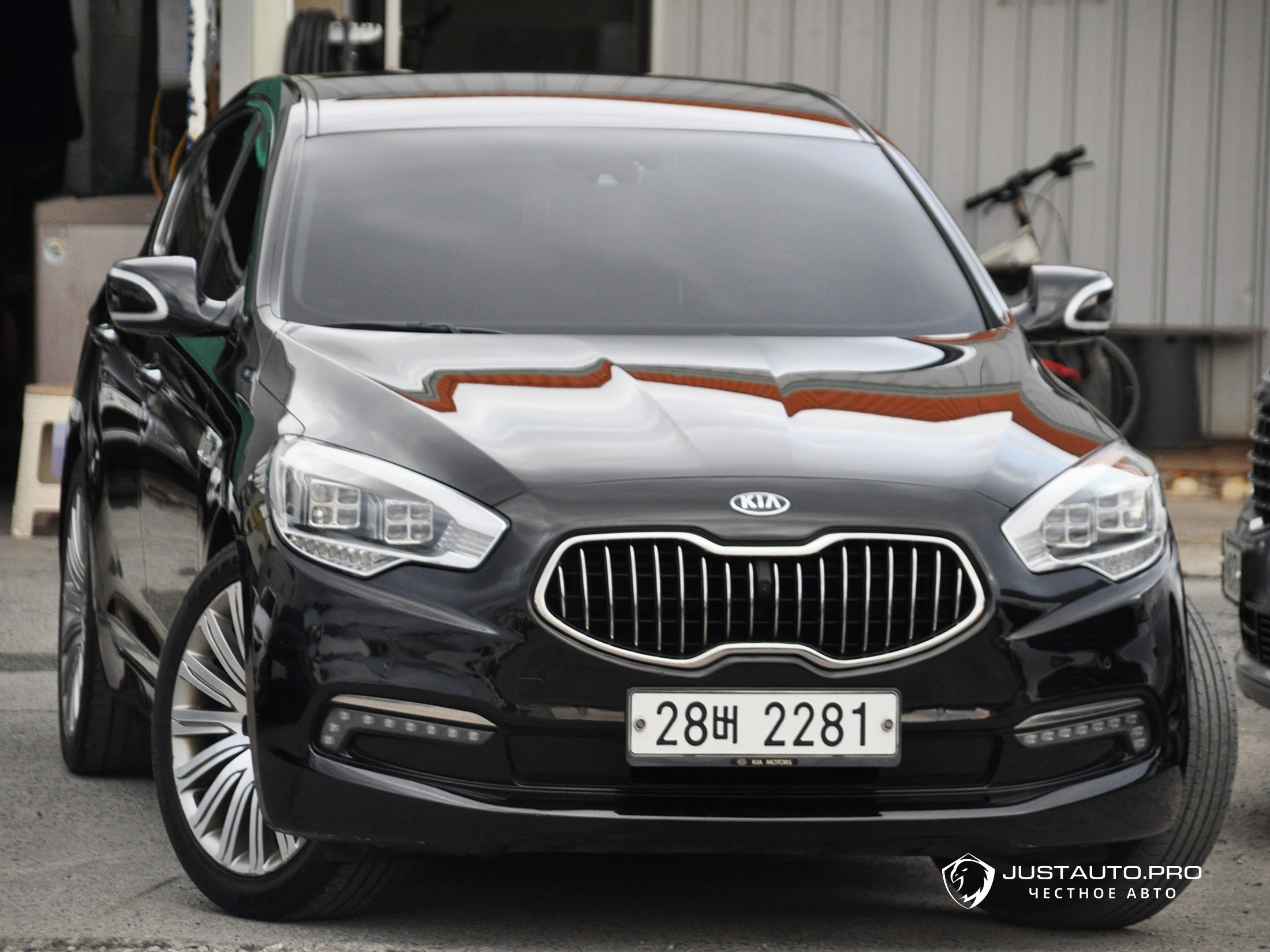 Автомобиль Kia K9
