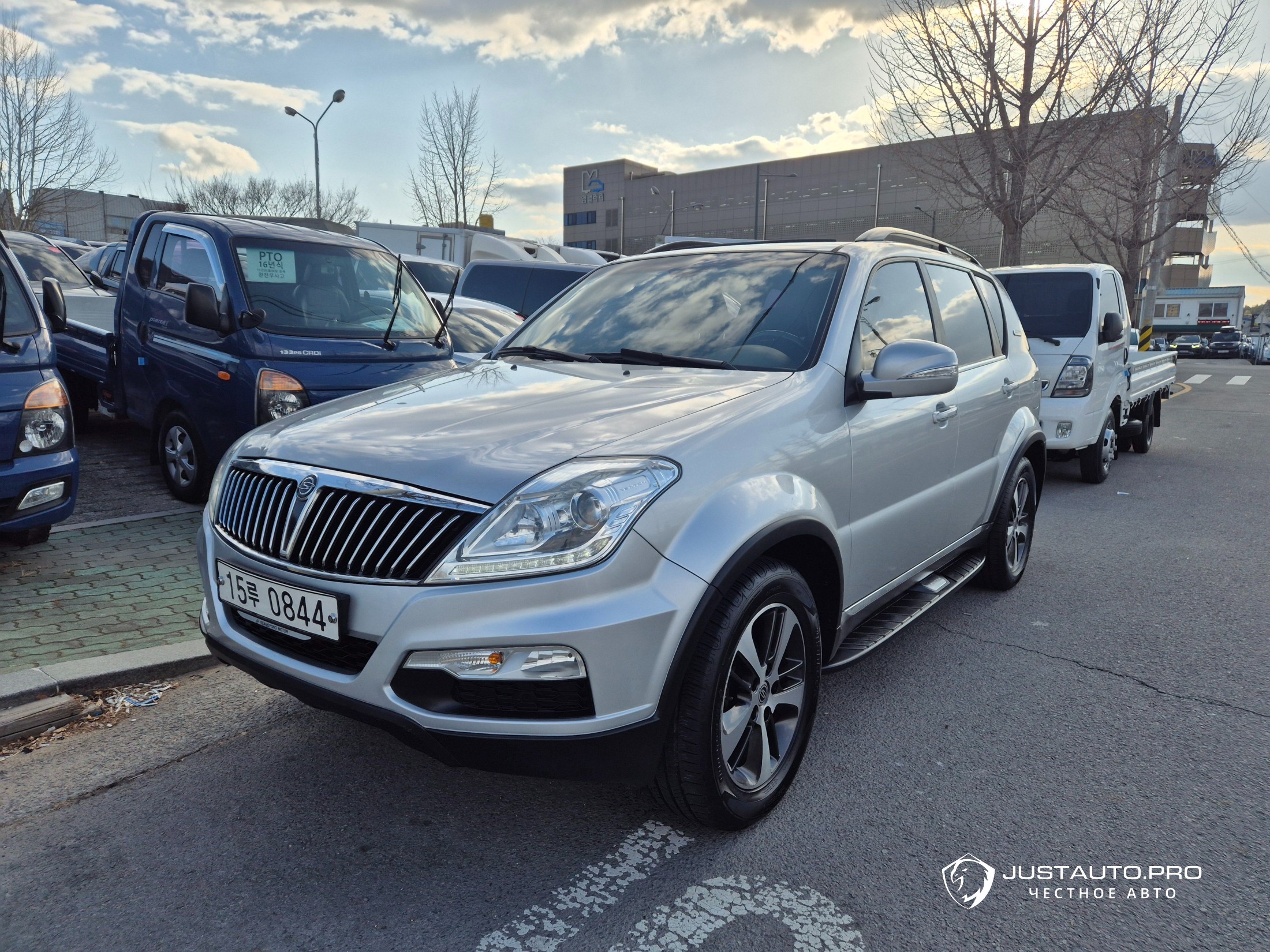 Автомобиль KG_Mobility_Ssangyong Rexton