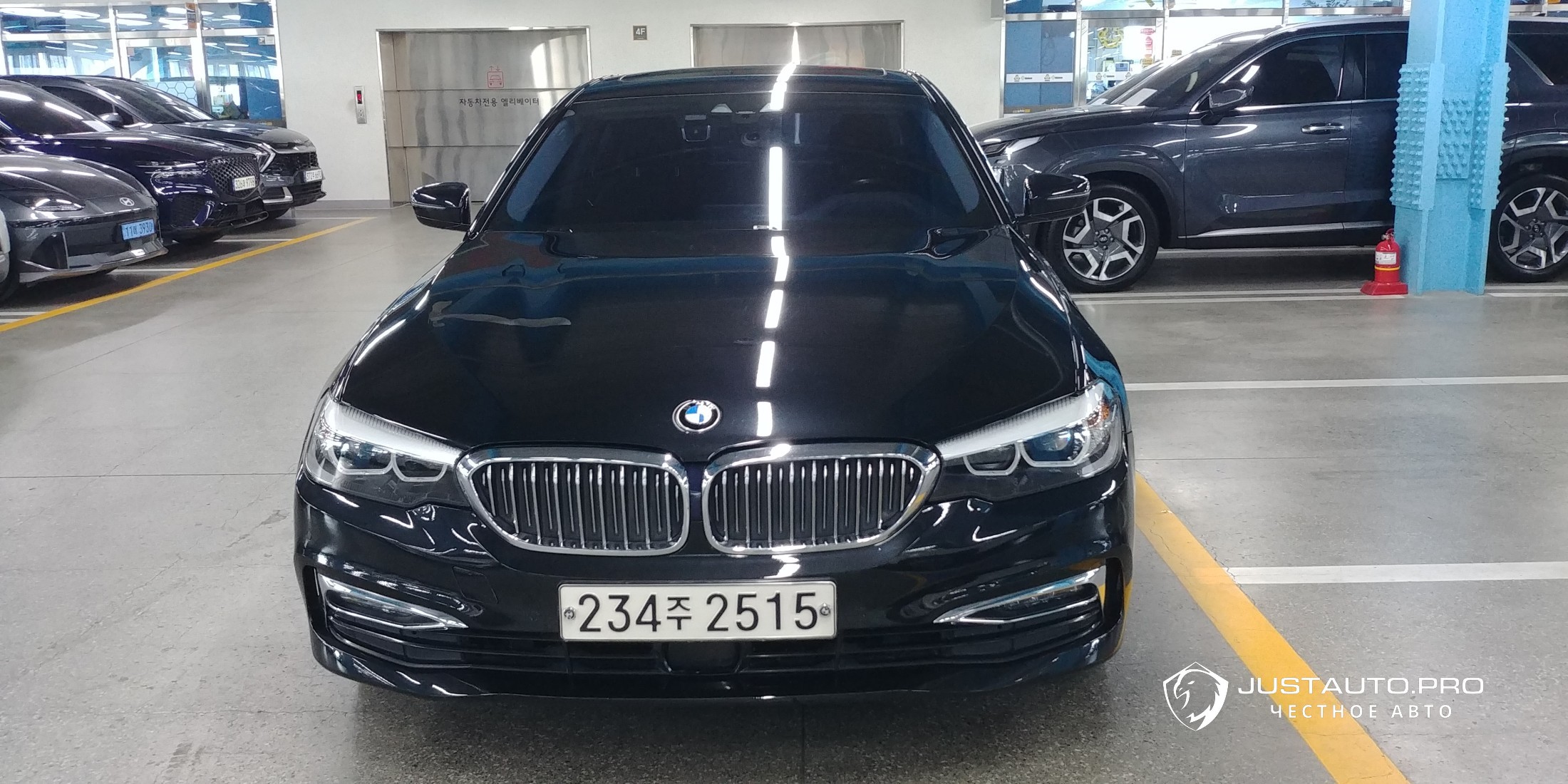 Автомобиль BMW 5-Series