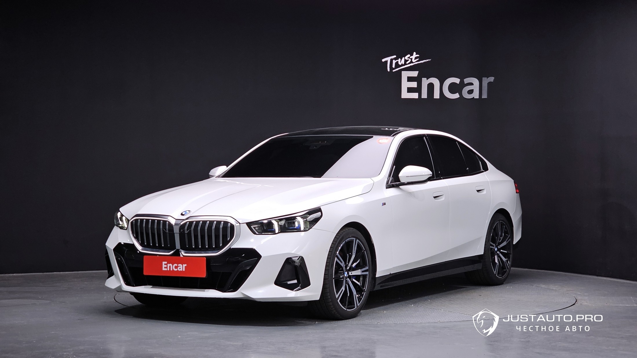 Автомобиль BMW 5-Series