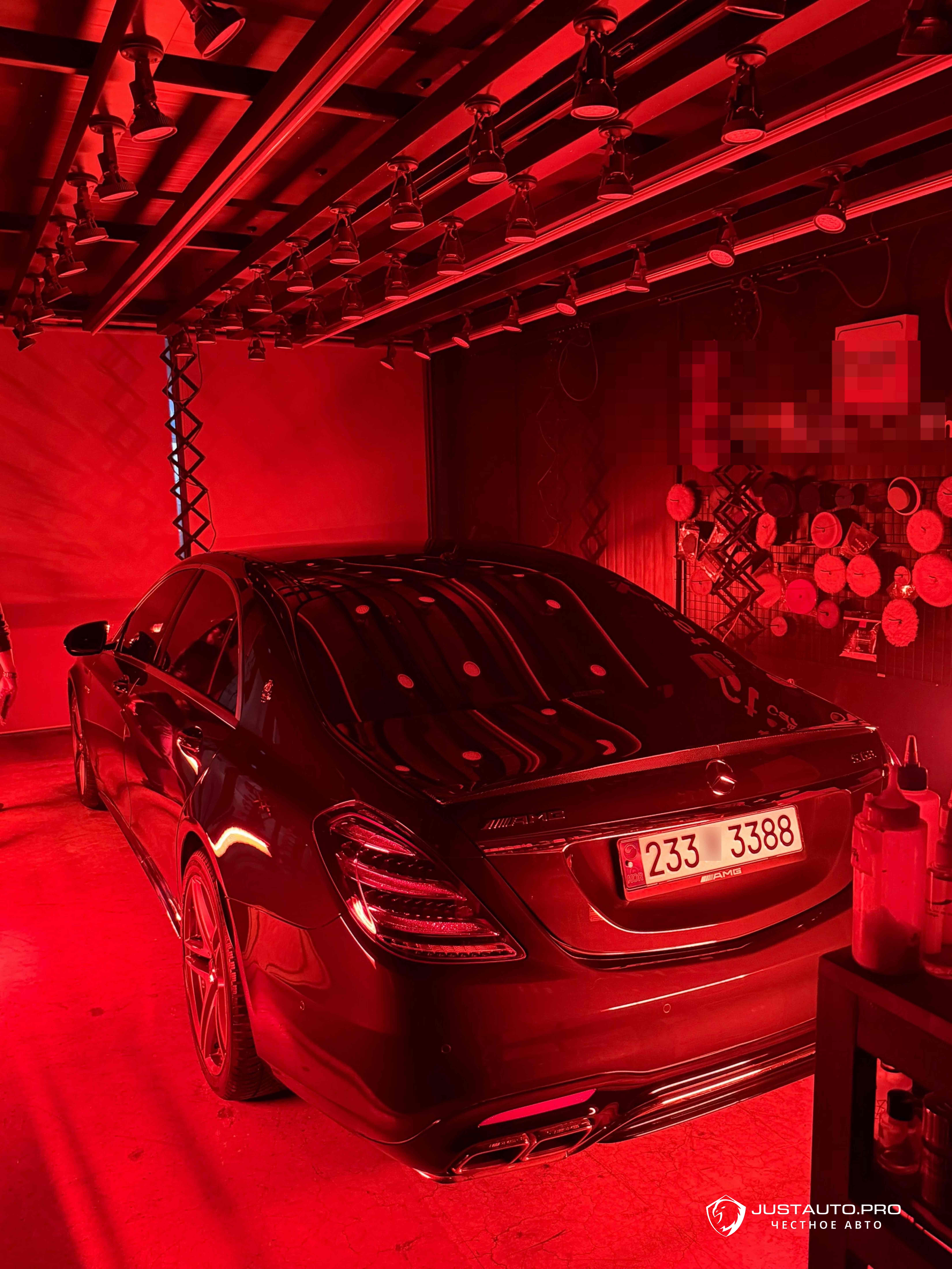 Автомобиль Mercedes-Benz S-Class