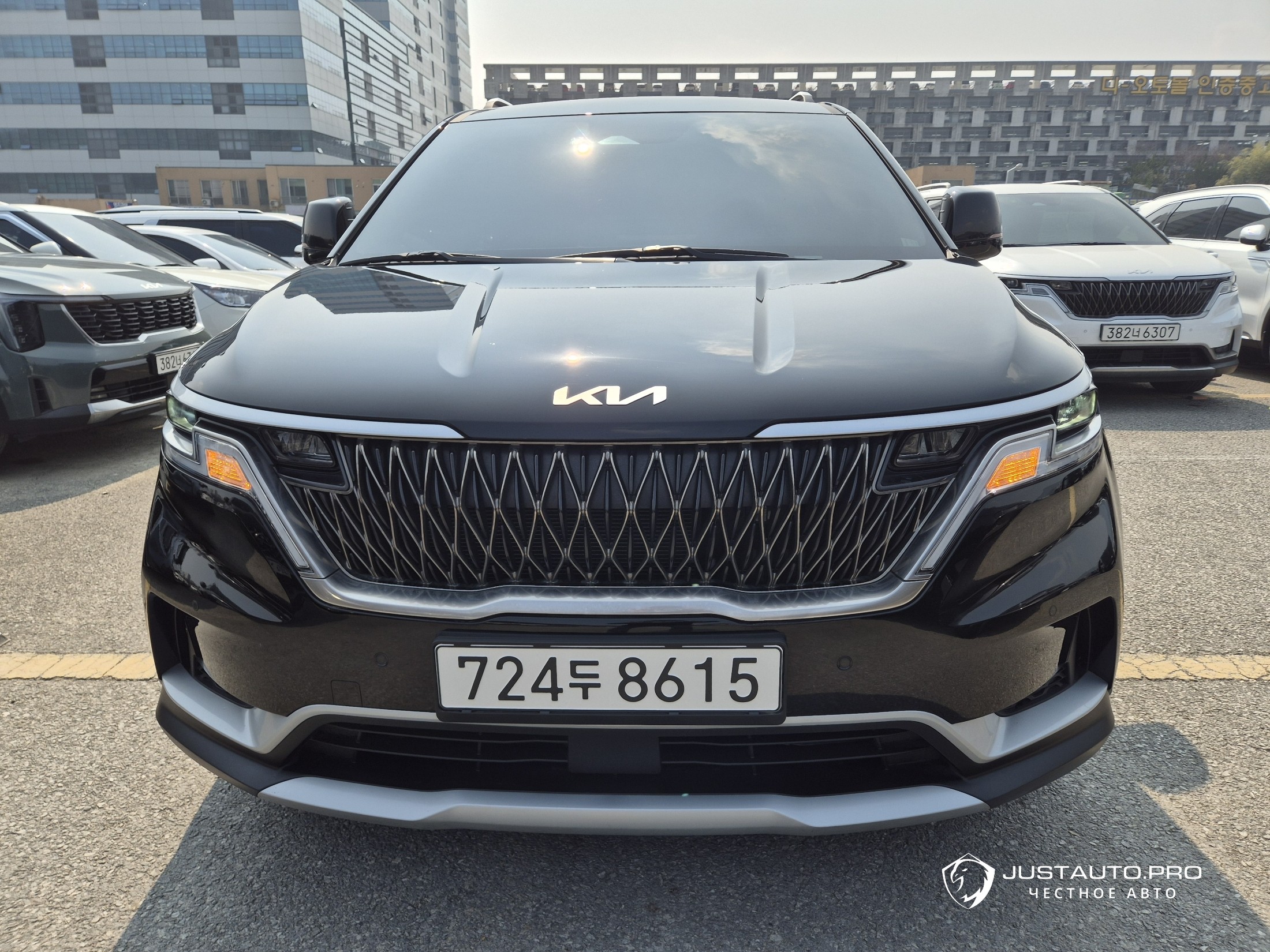 Автомобиль Kia Canival