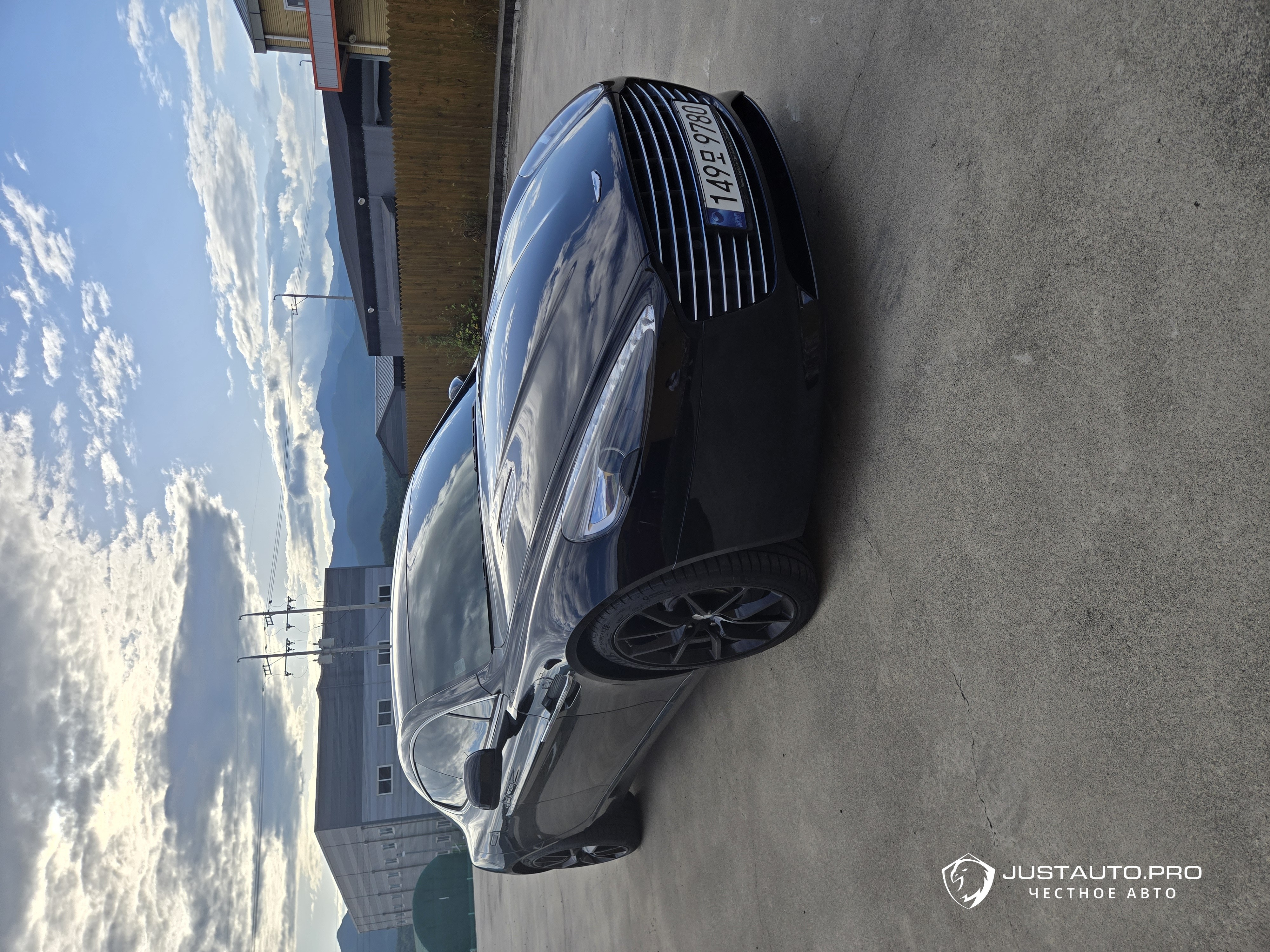 Автомобиль Astonmartin Rapide
