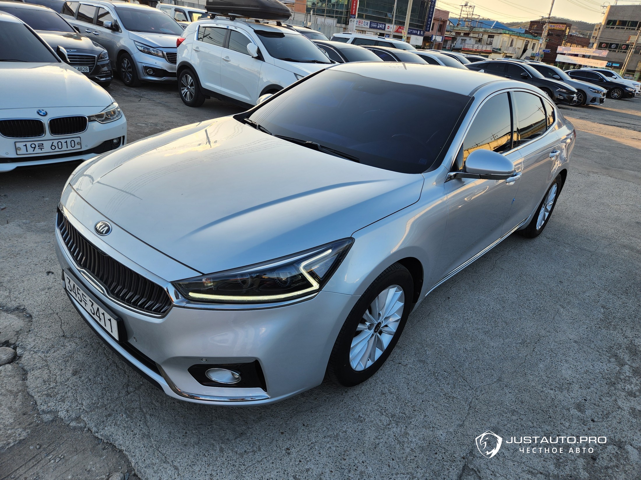 Автомобиль Kia K7