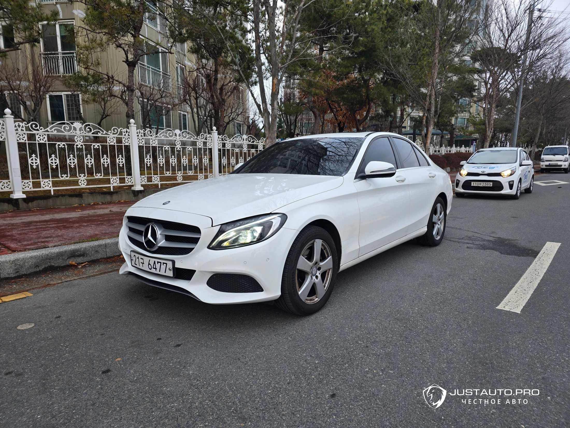 Автомобиль Mercedes-Benz C-Class