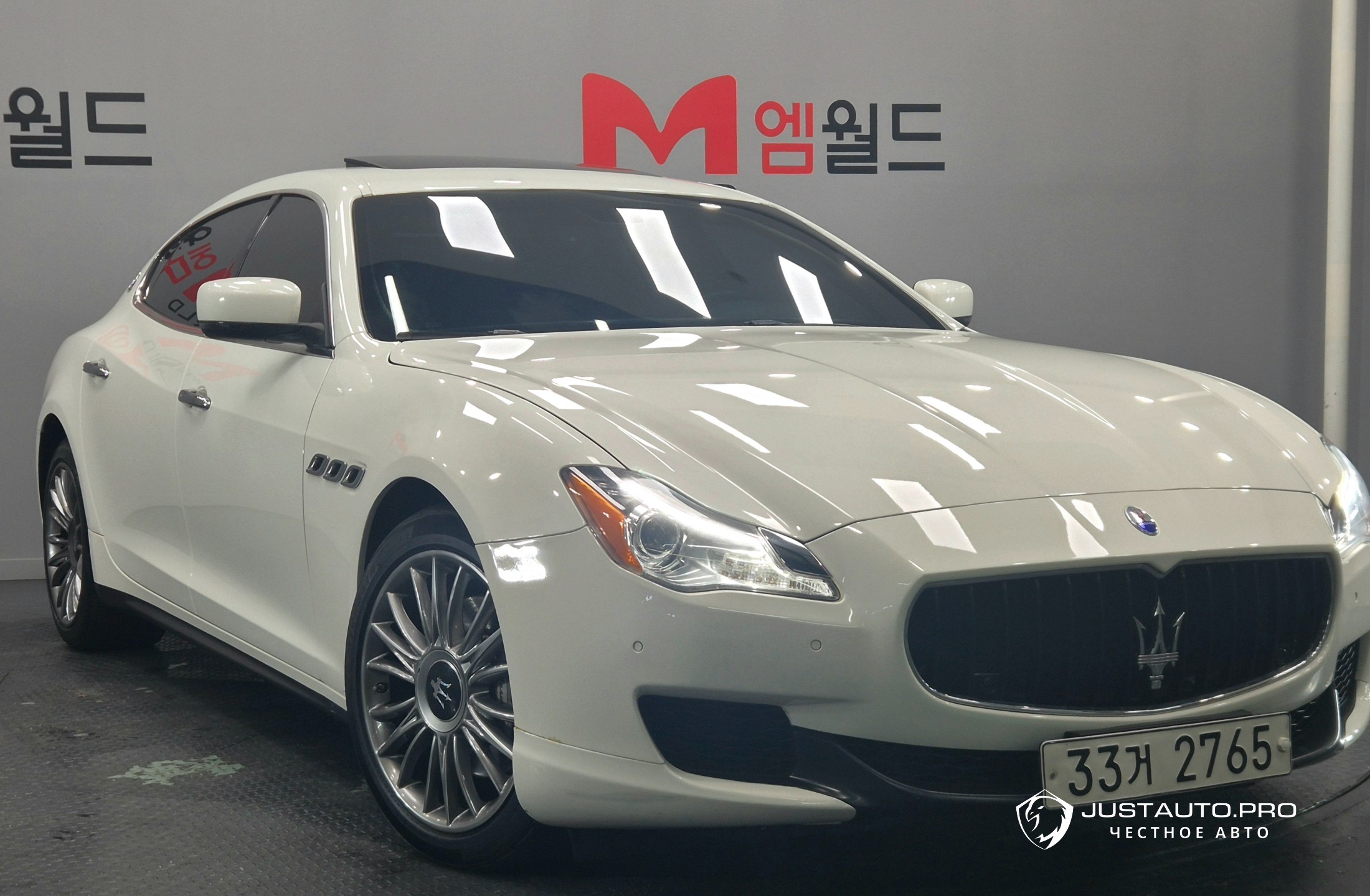 Автомобиль Maserati Quattroporte