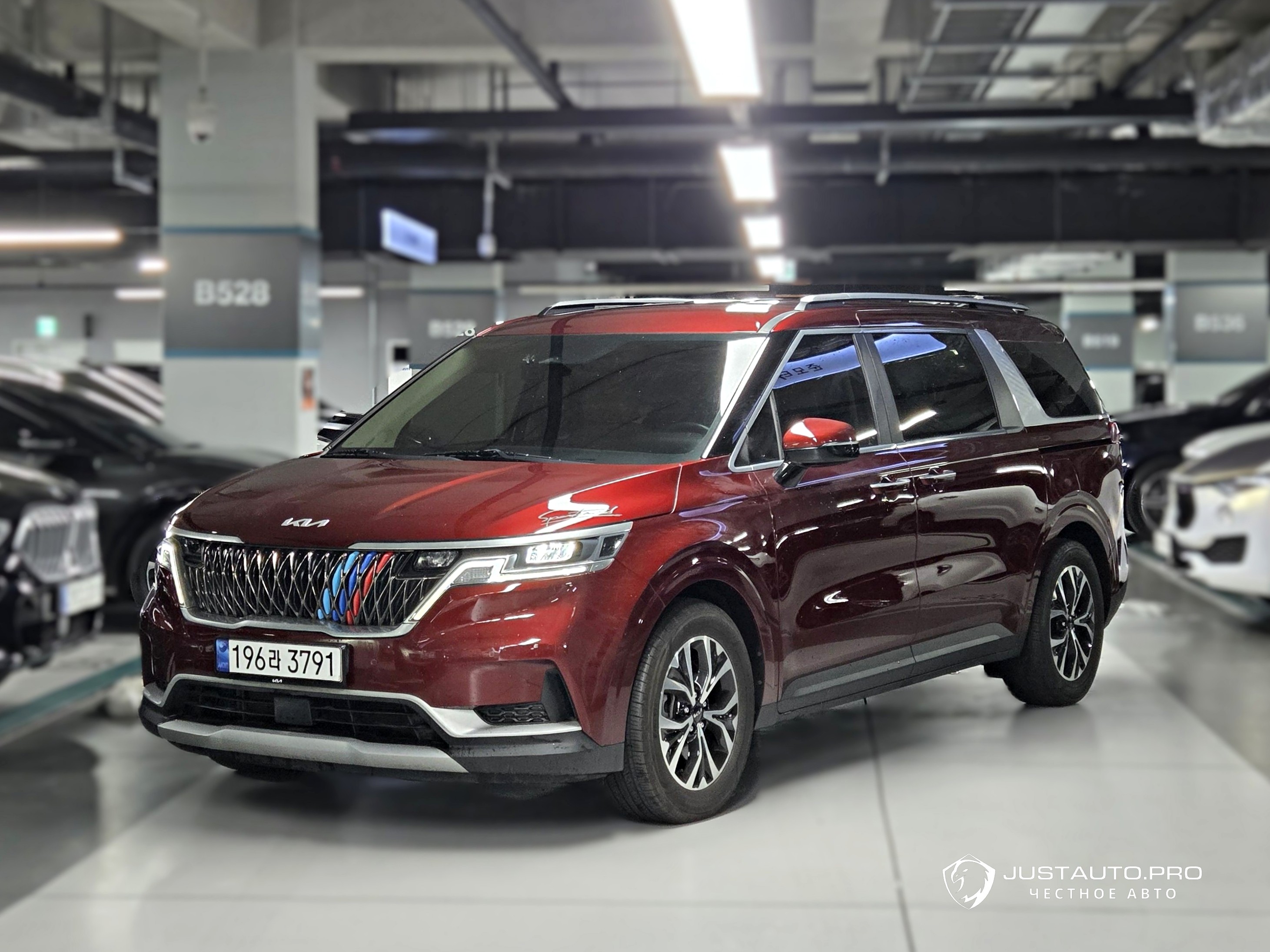 Автомобиль Kia Canival