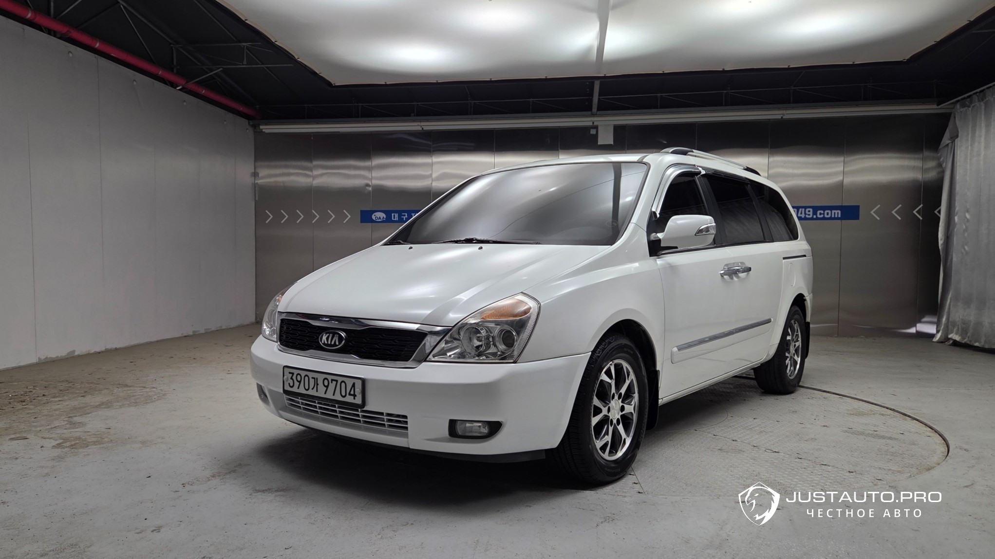 Автомобиль Kia Canival