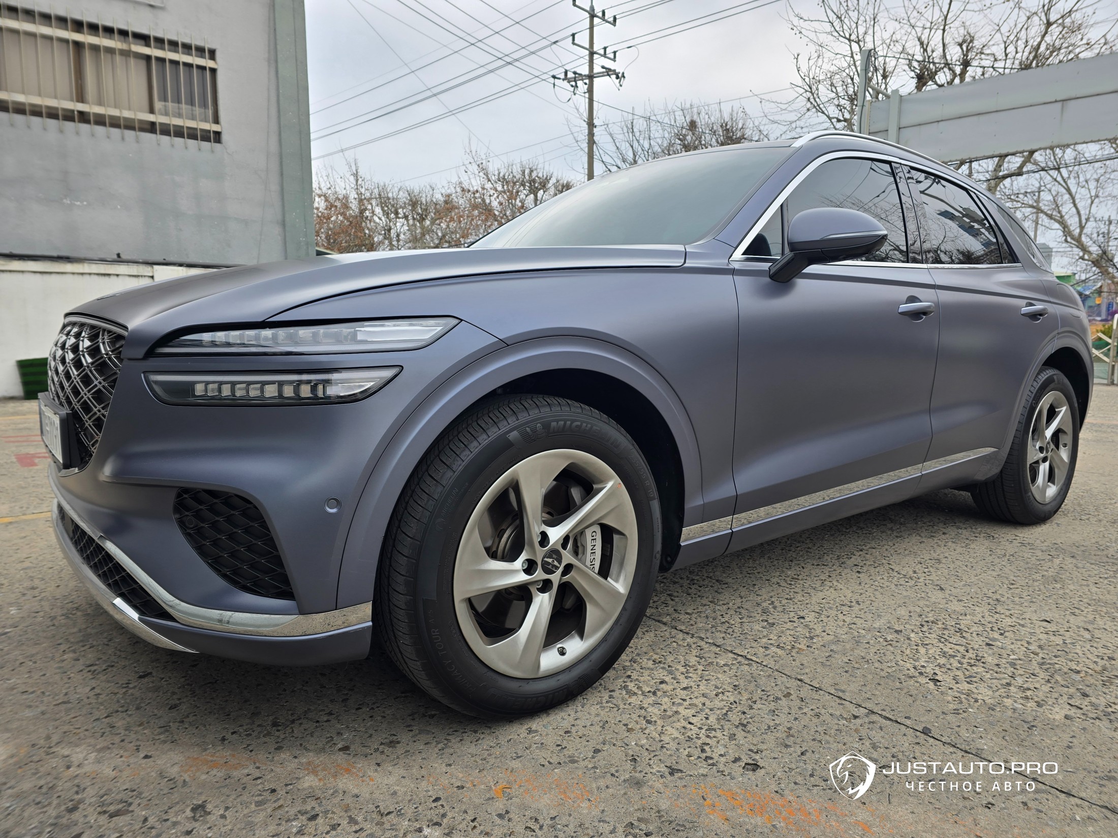 Автомобиль Genesis GV70