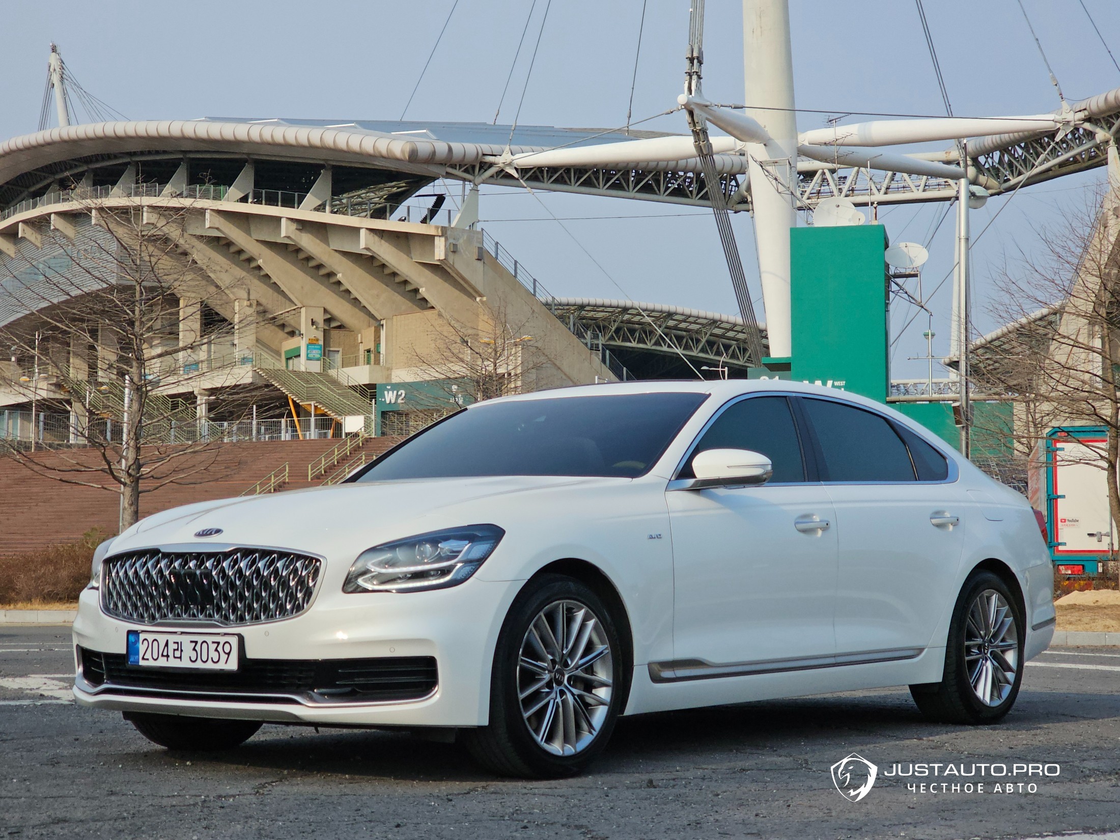 Автомобиль Kia K9