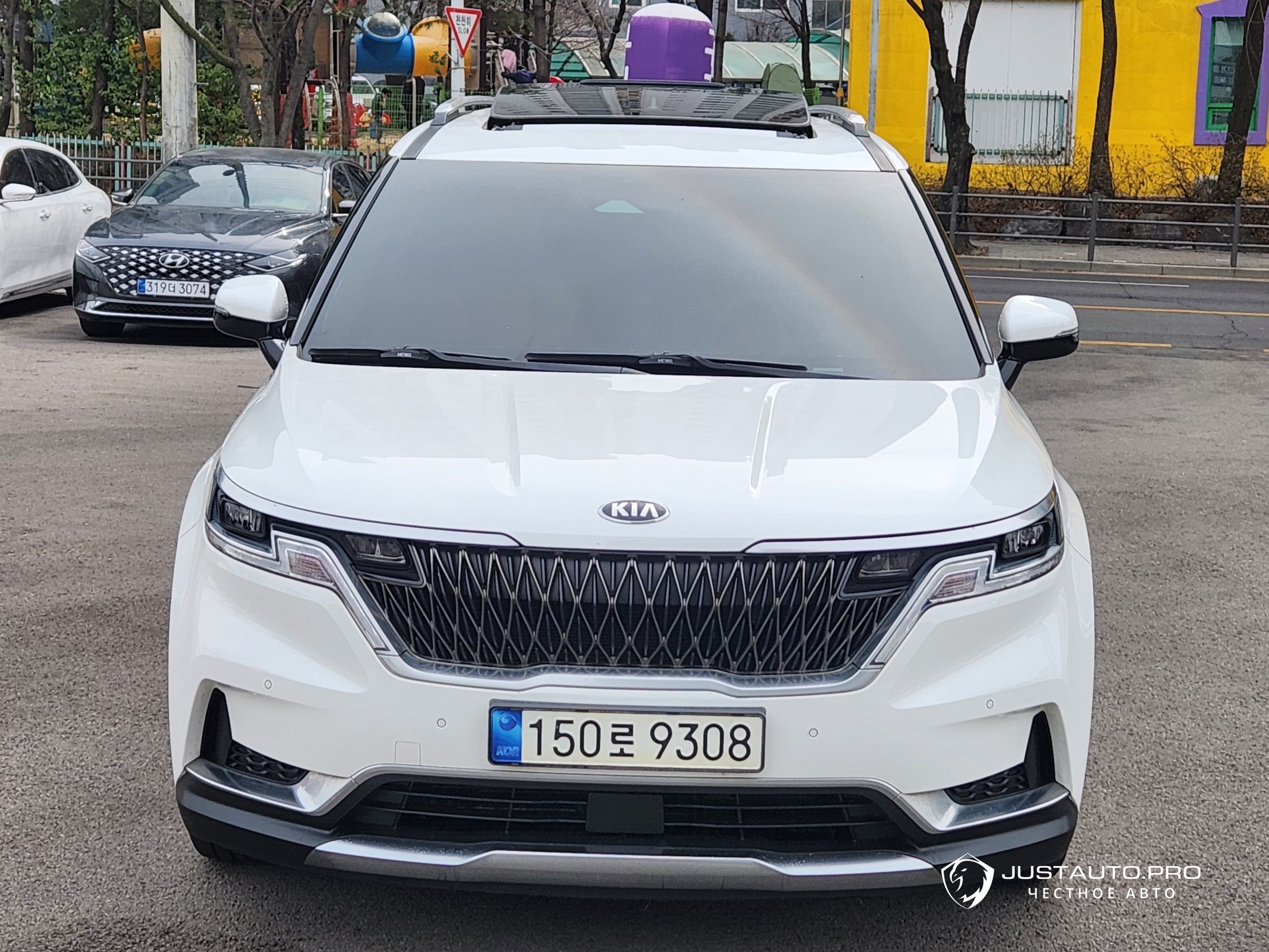 Автомобиль Kia Canival