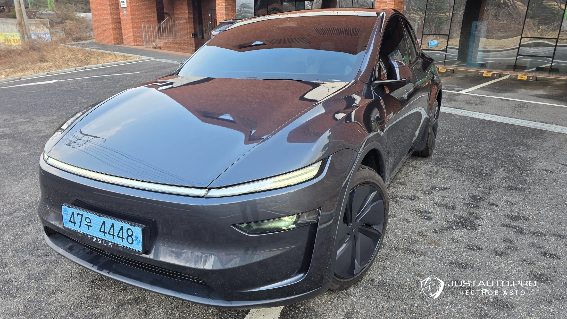 Автомобиль Tesla Model Y