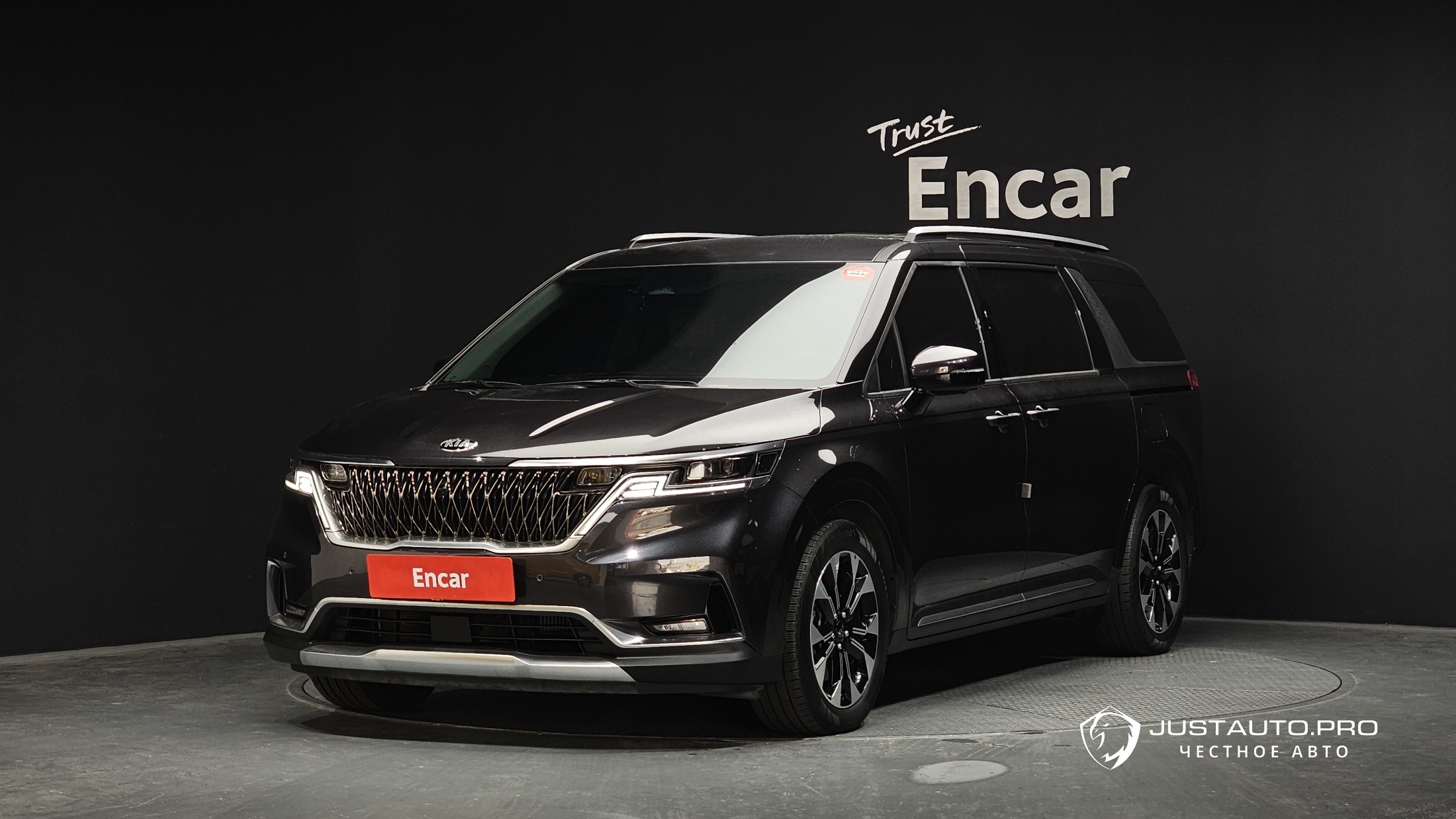 Автомобиль Kia Canival