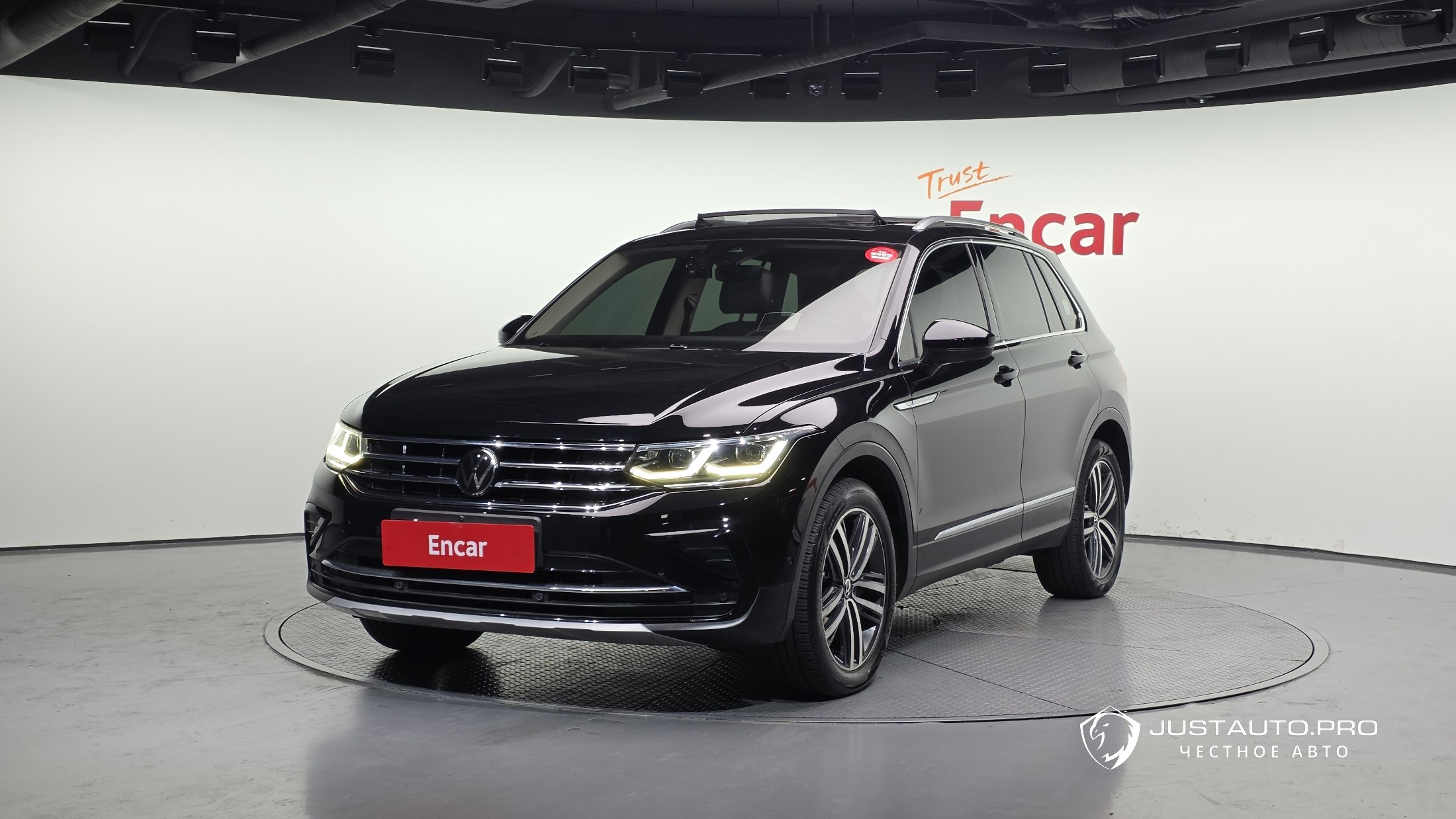 Автомобиль Volkswagen Tiguan