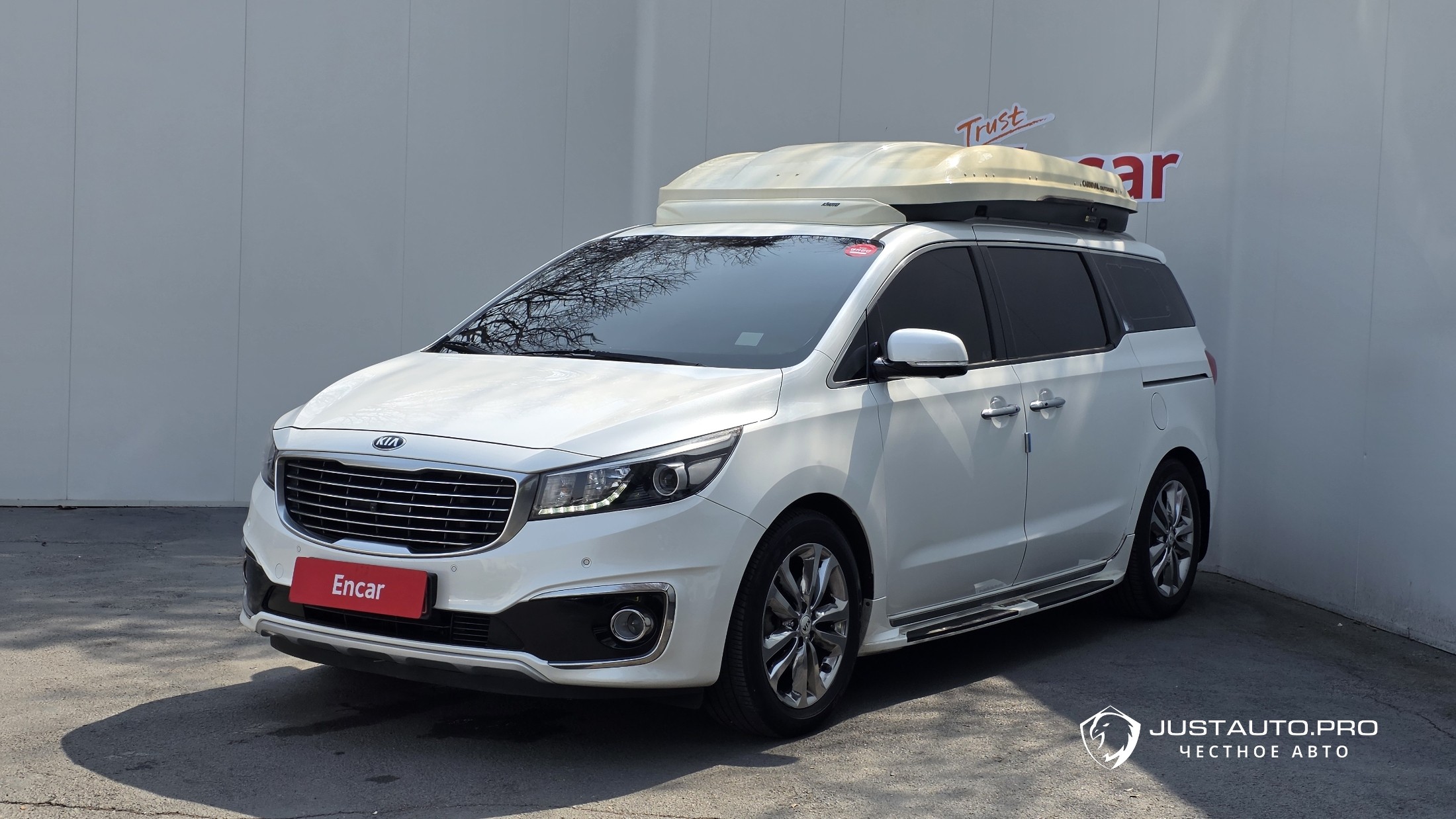 Автомобиль Kia Canival