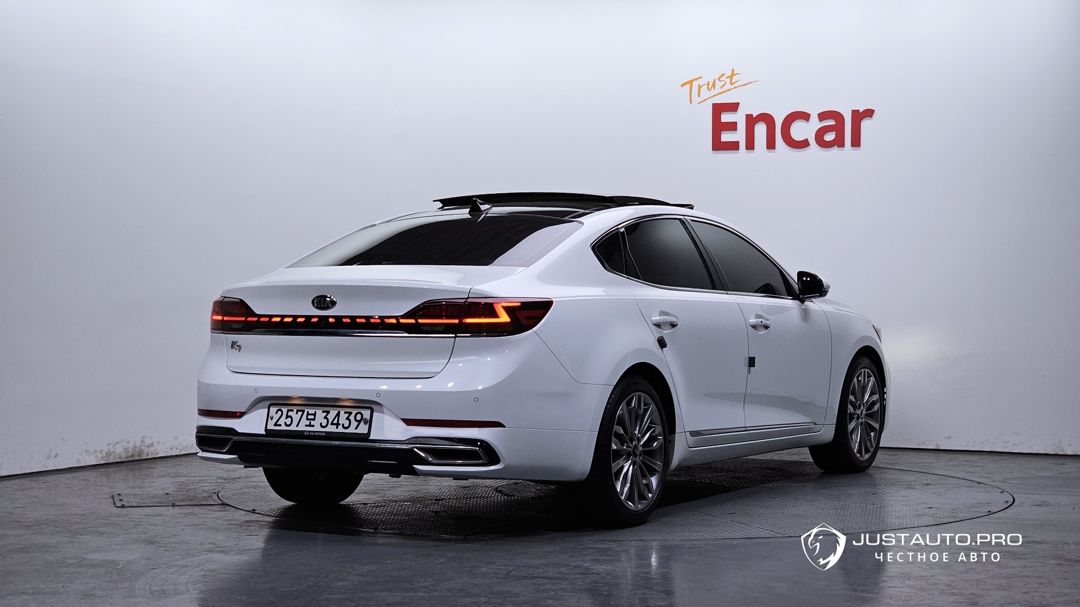 Автомобиль Kia K7