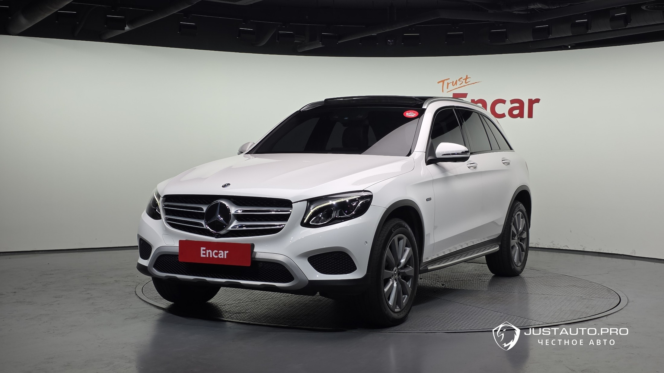 Автомобиль Mercedes-Benz GLC-Class