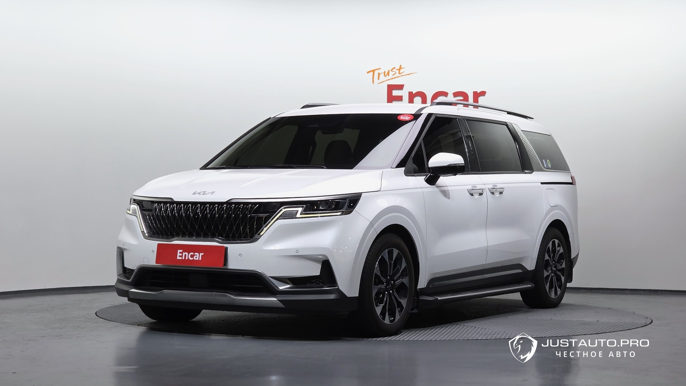 Автомобиль Kia Canival