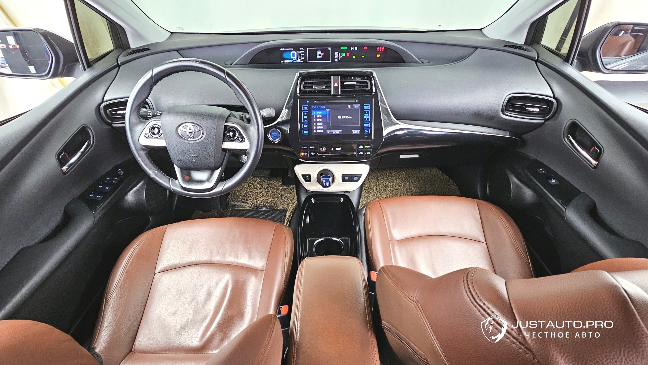 Автомобиль Toyota Prius