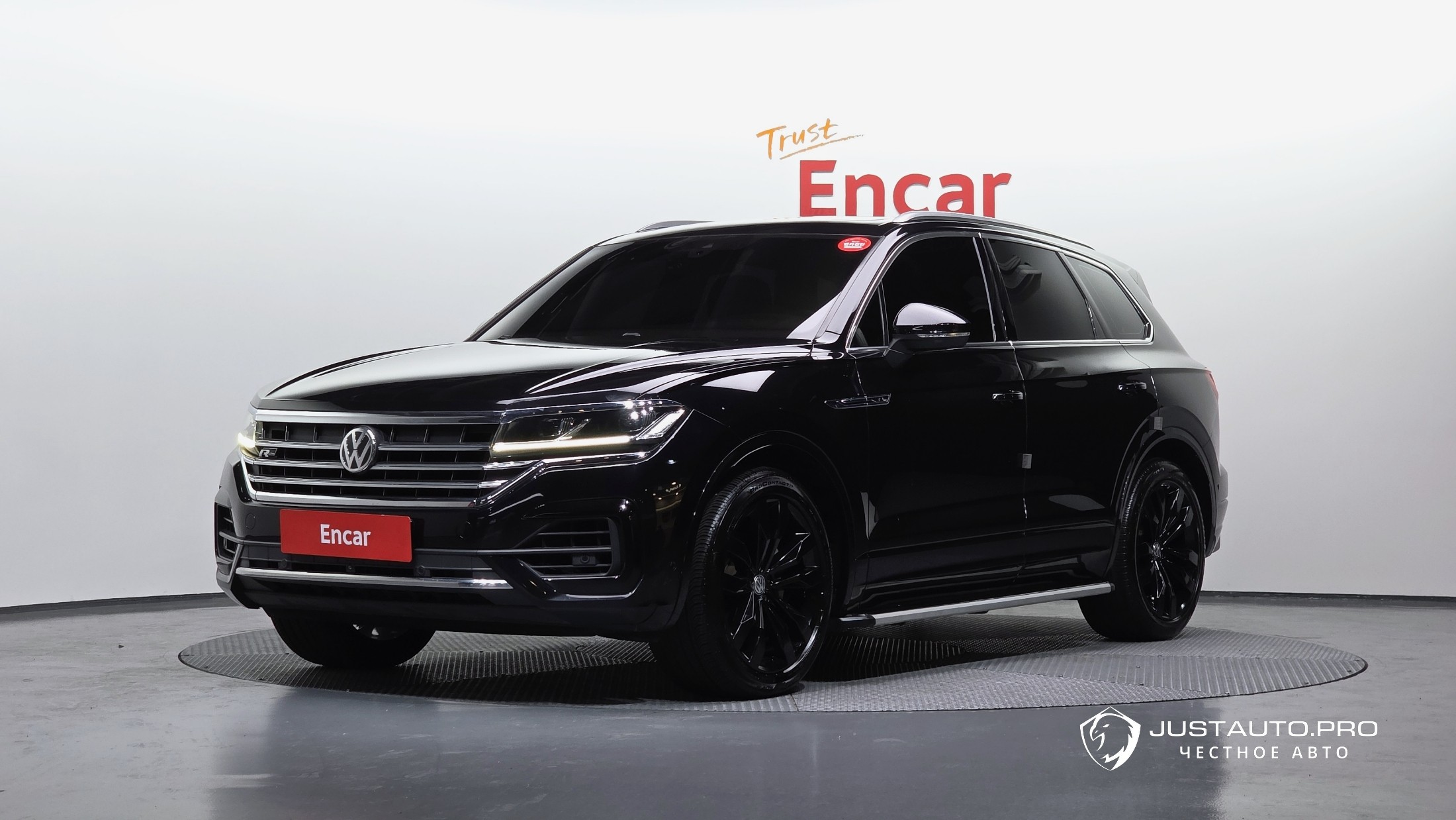 Автомобиль Volkswagen Touareg