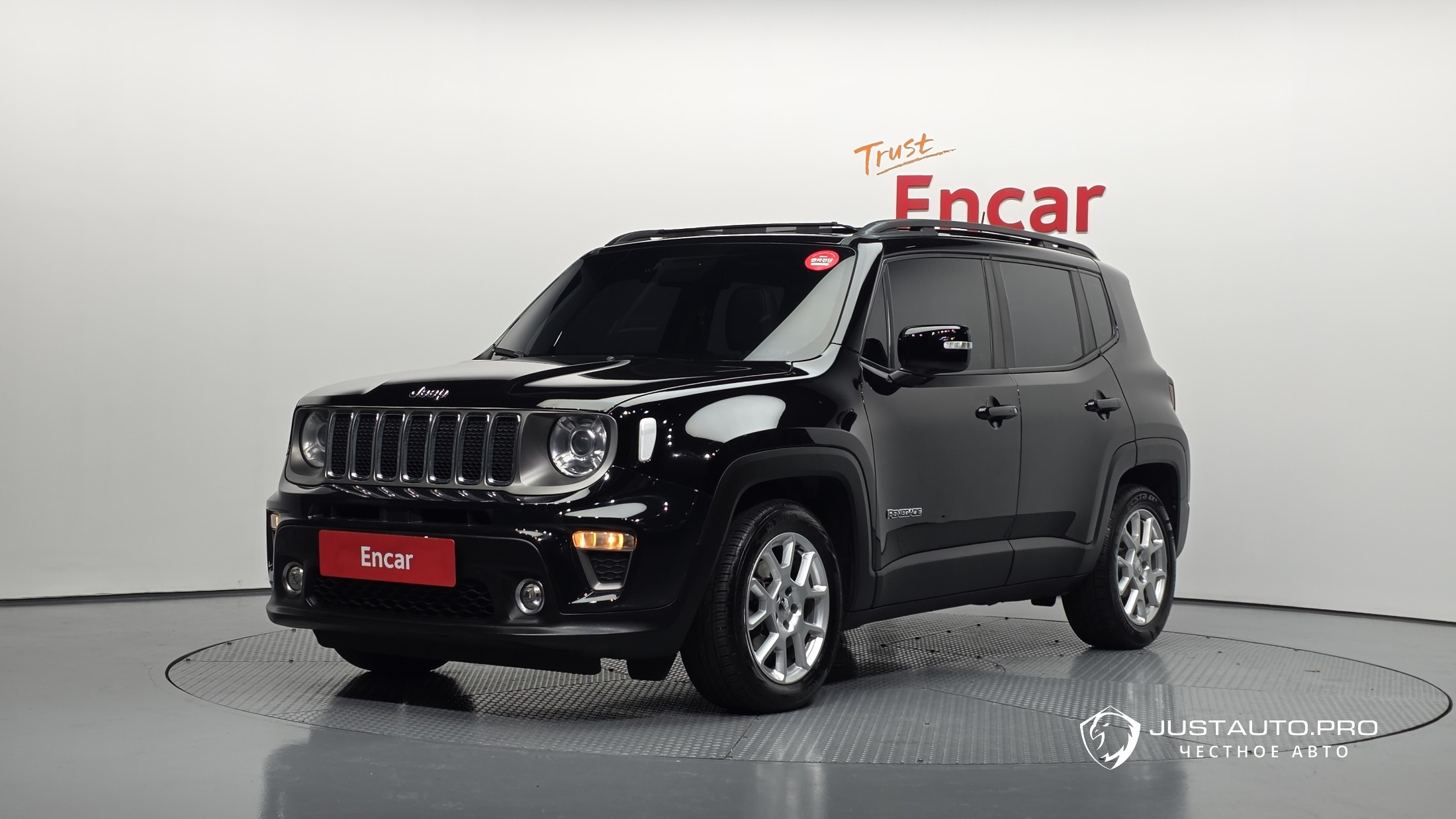 Автомобиль Jeep Renegade