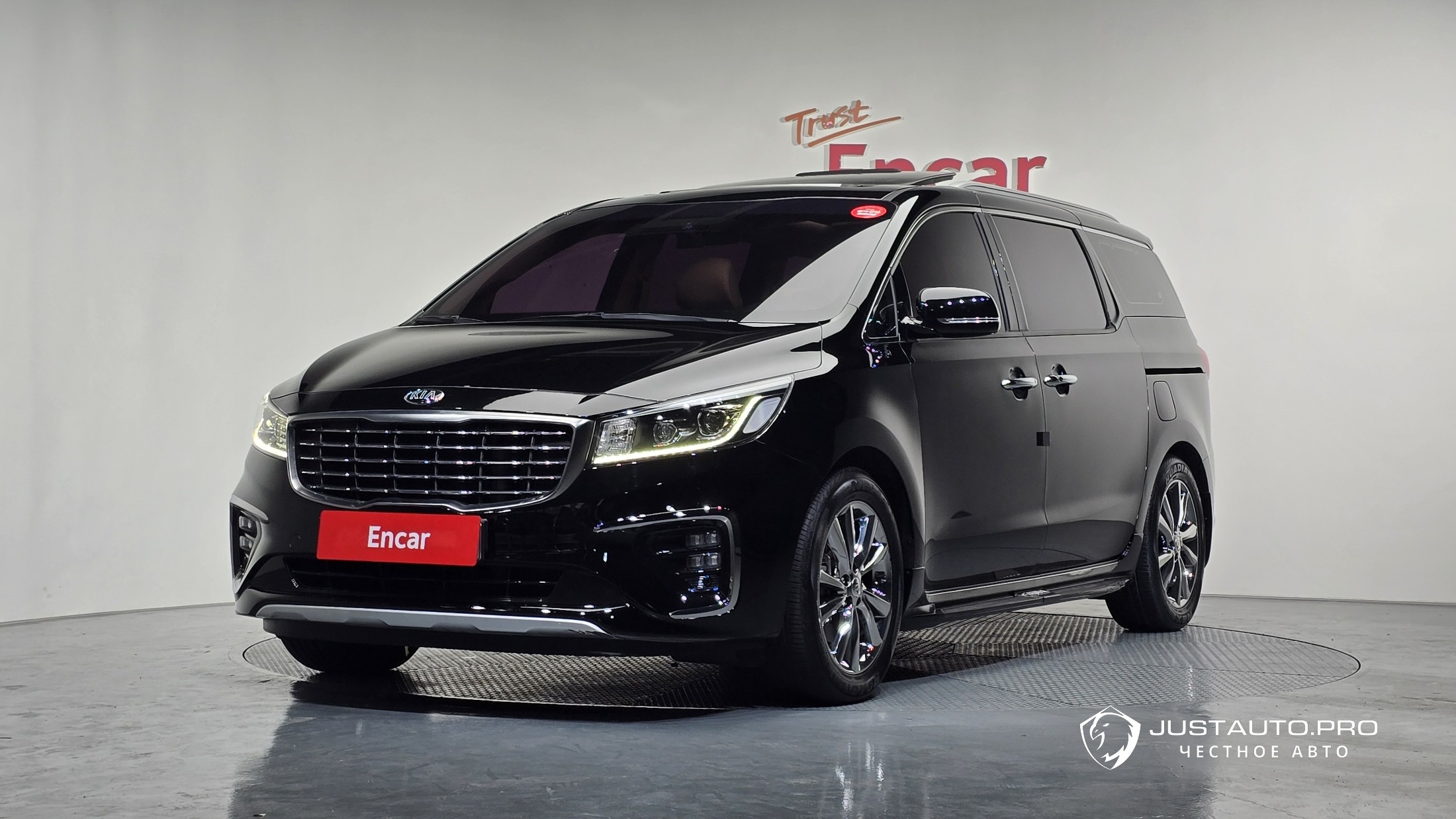 Автомобиль Kia Canival