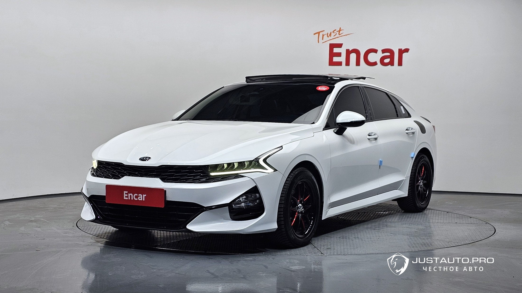 Автомобиль Kia K5