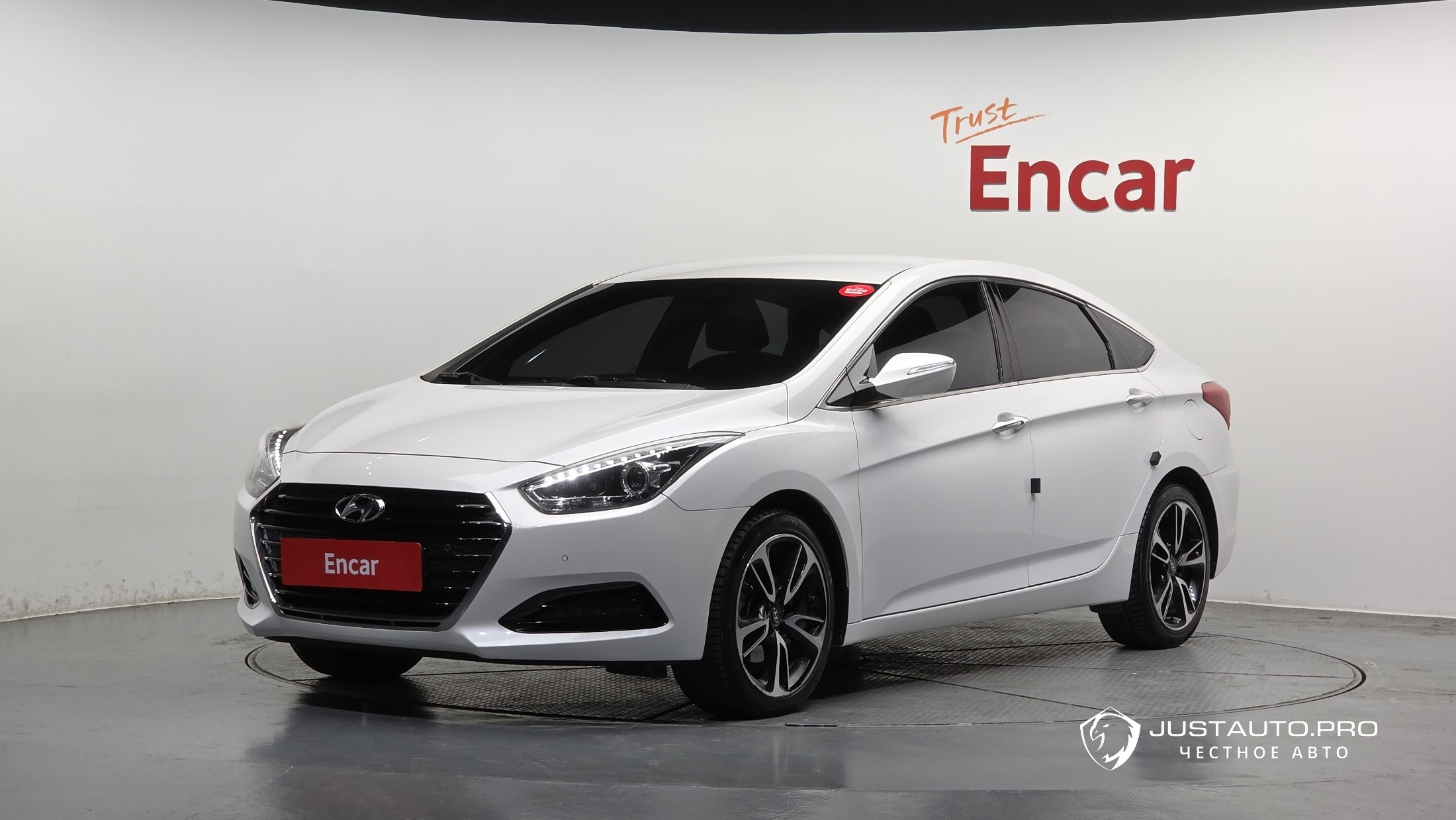 Автомобиль Hyundai i40